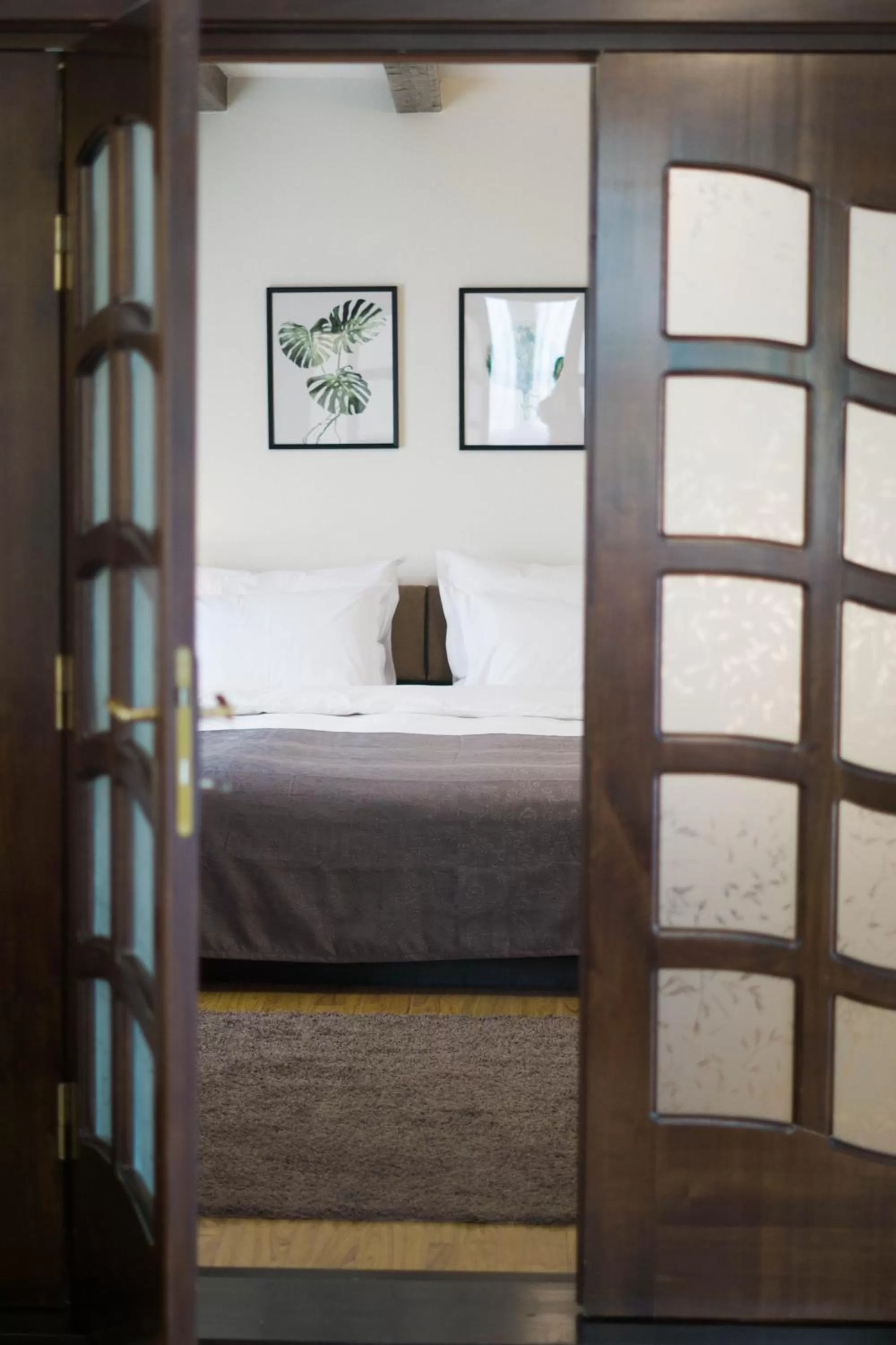 Bedroom, Bed in Nest