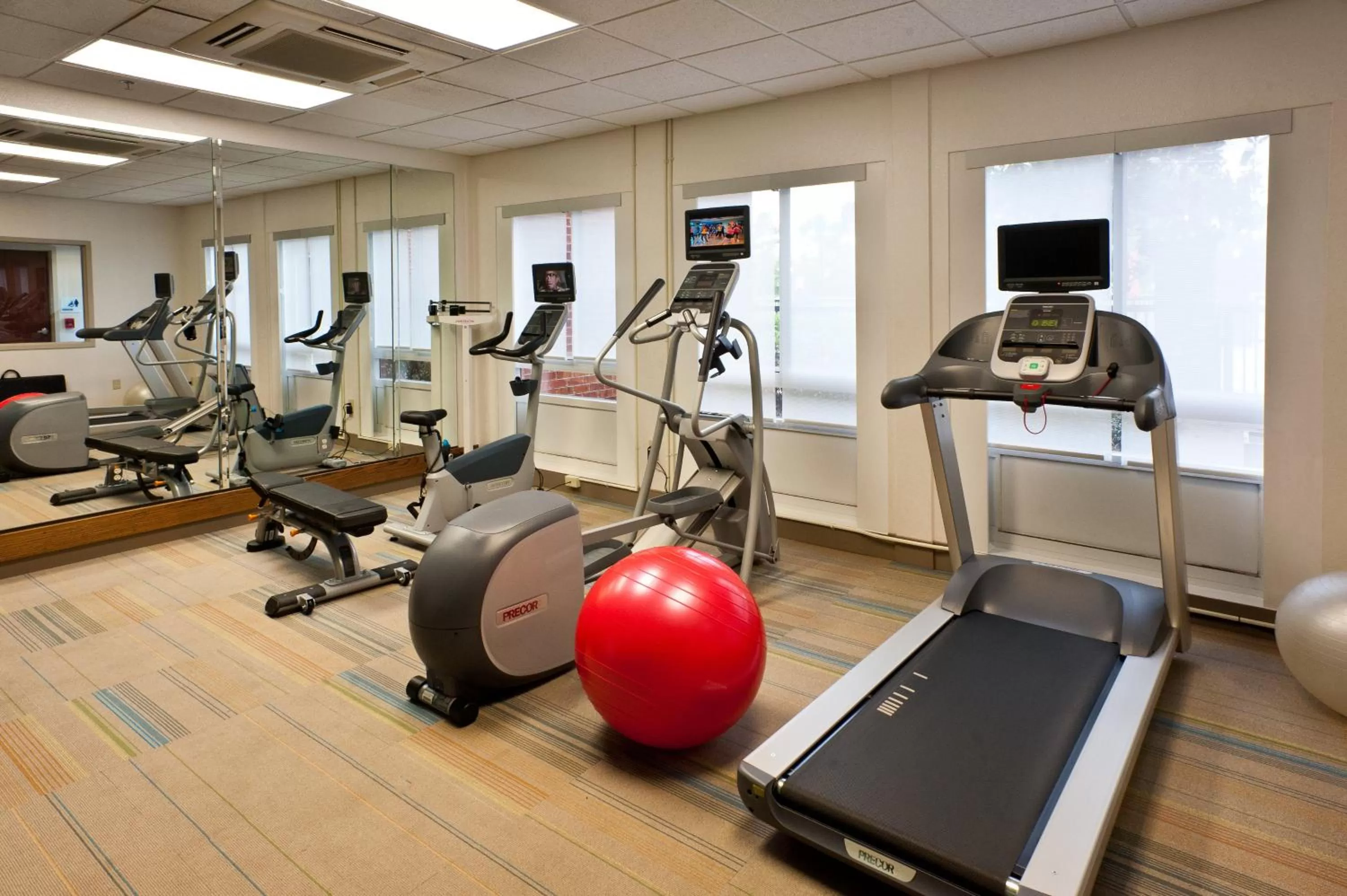 Spa and wellness centre/facilities in Holiday Inn Express Hotel & Suites Scott-Lafayette West by IHG