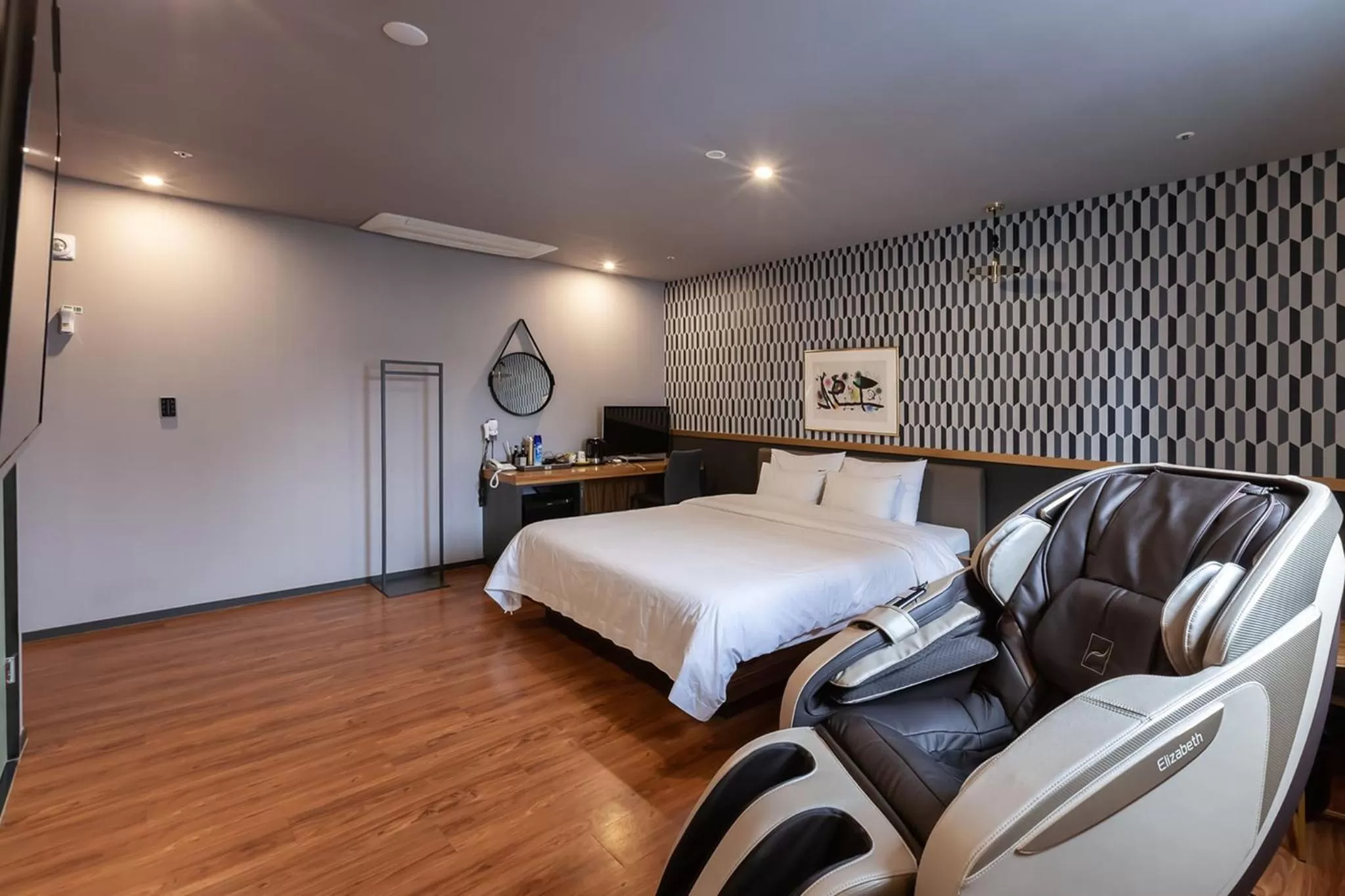 Bedroom, Bed in Seomyeon Brown-dot hotel Gold