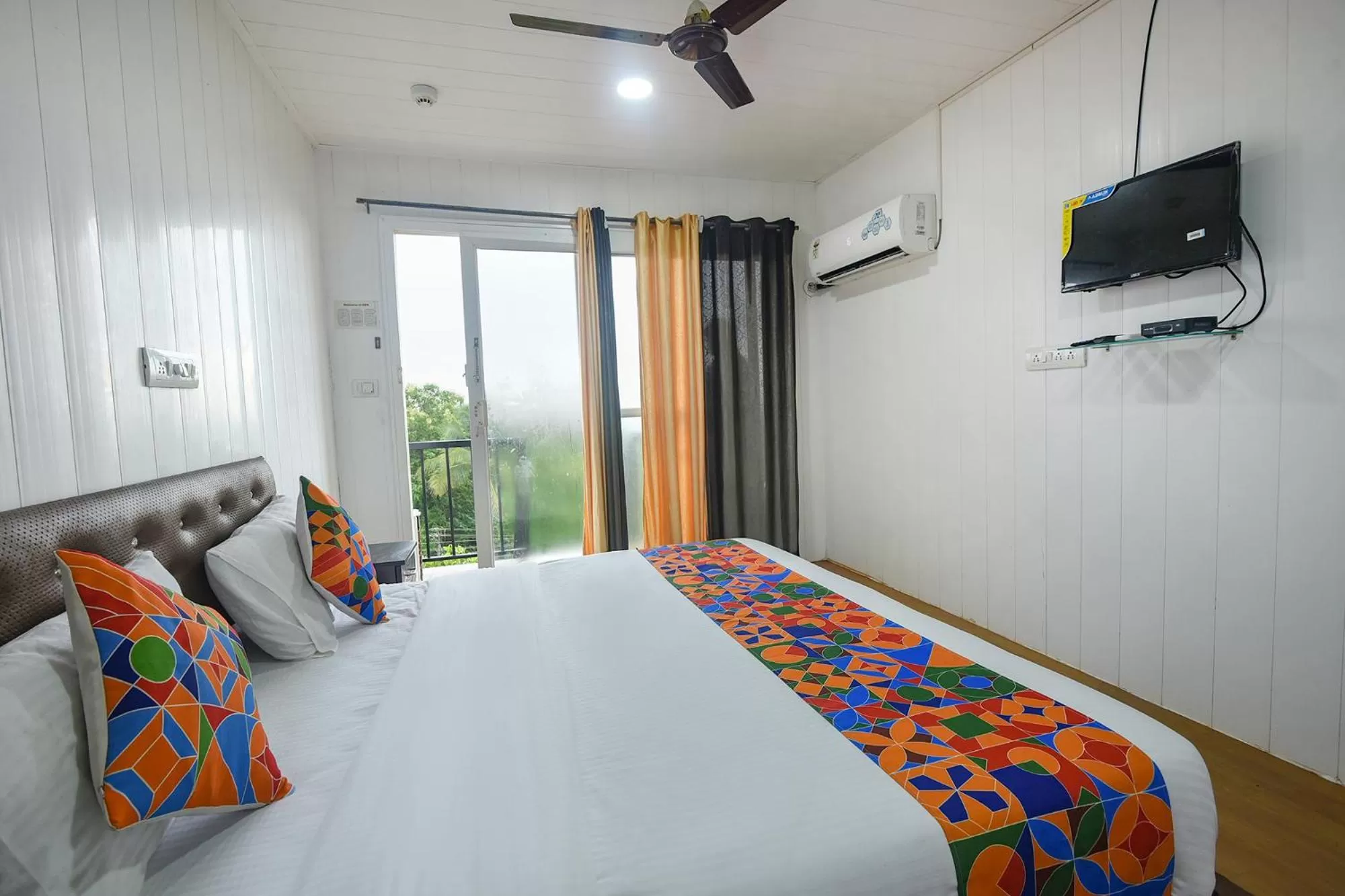 Bedroom, Bed in FabExpress Vincy Place, Mandrem Beach