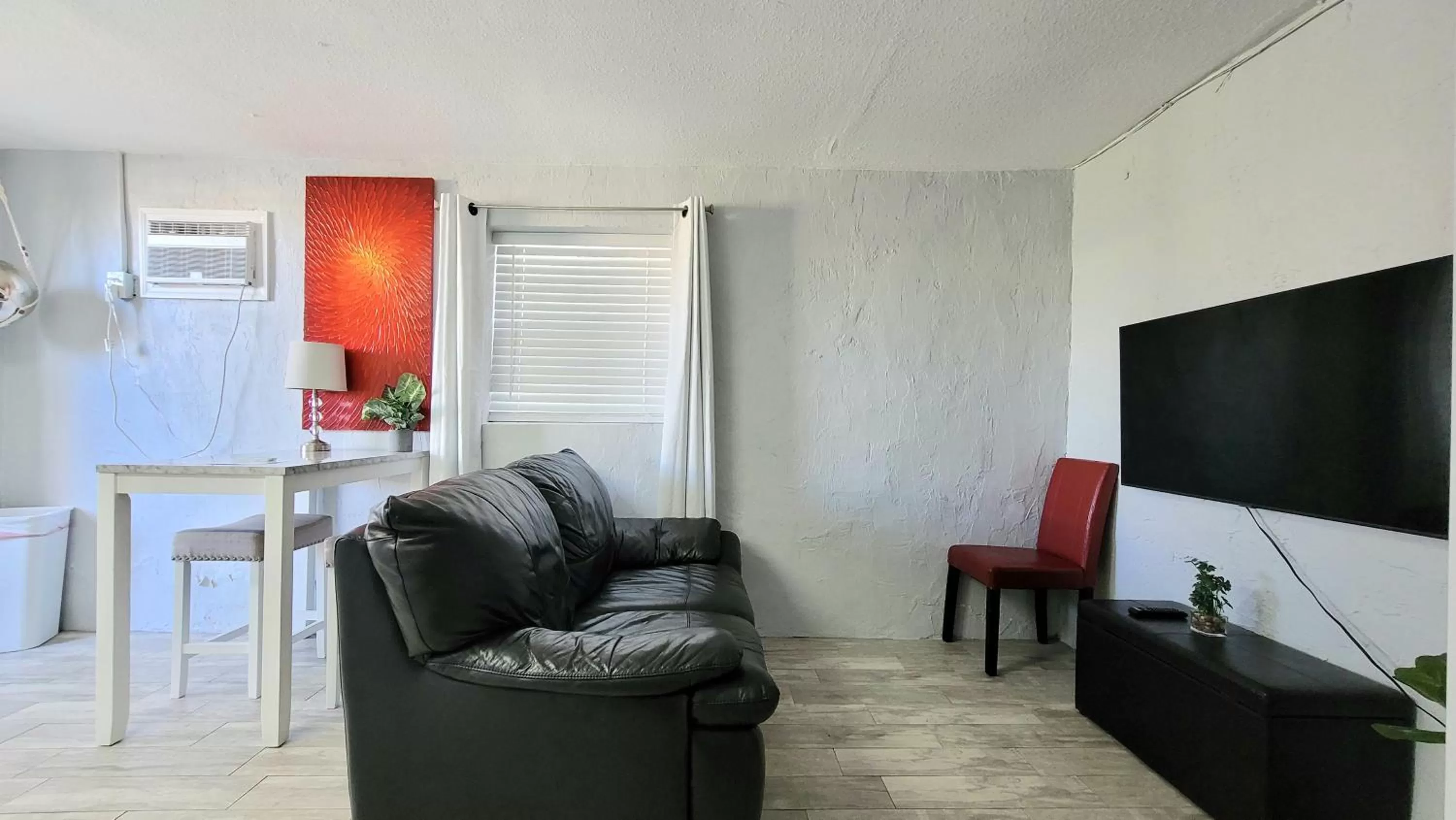 TV and multimedia in Barefoot mailman motel