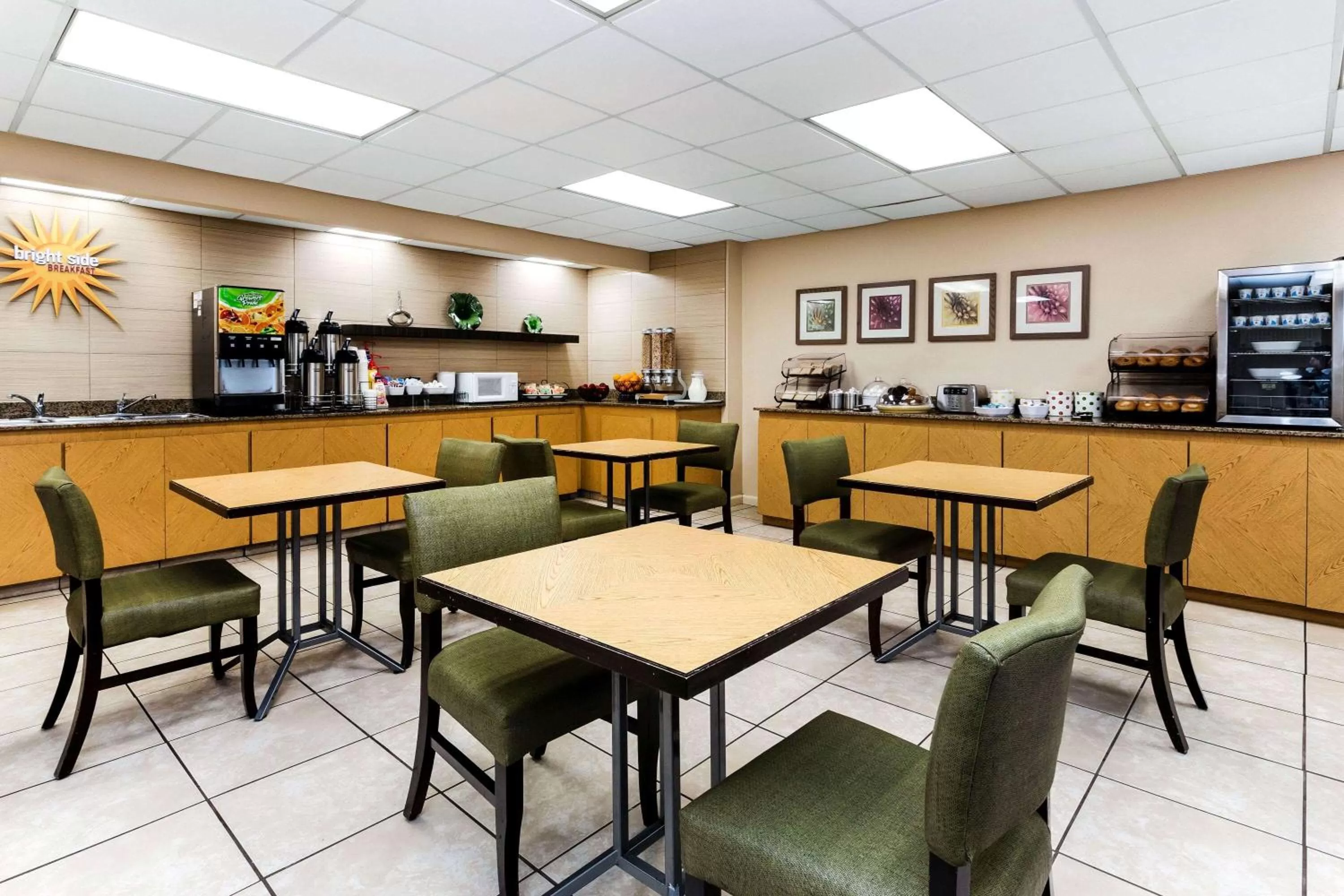 Restaurant/places to eat in La Quinta by Wyndham St. Pete-Clearwater Airport