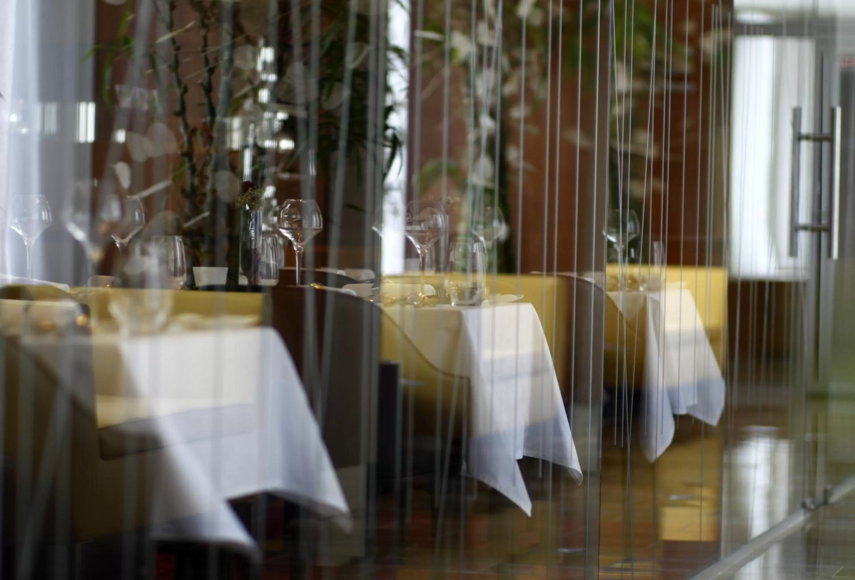 Restaurant/places to eat in Mikado Hotel