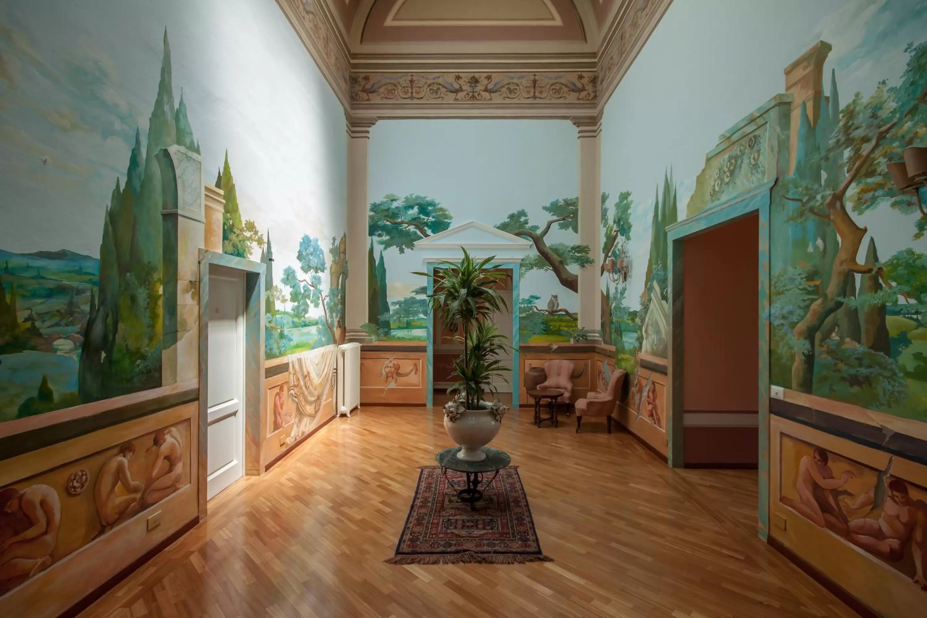 Decorative detail in Albergo Chiusarelli