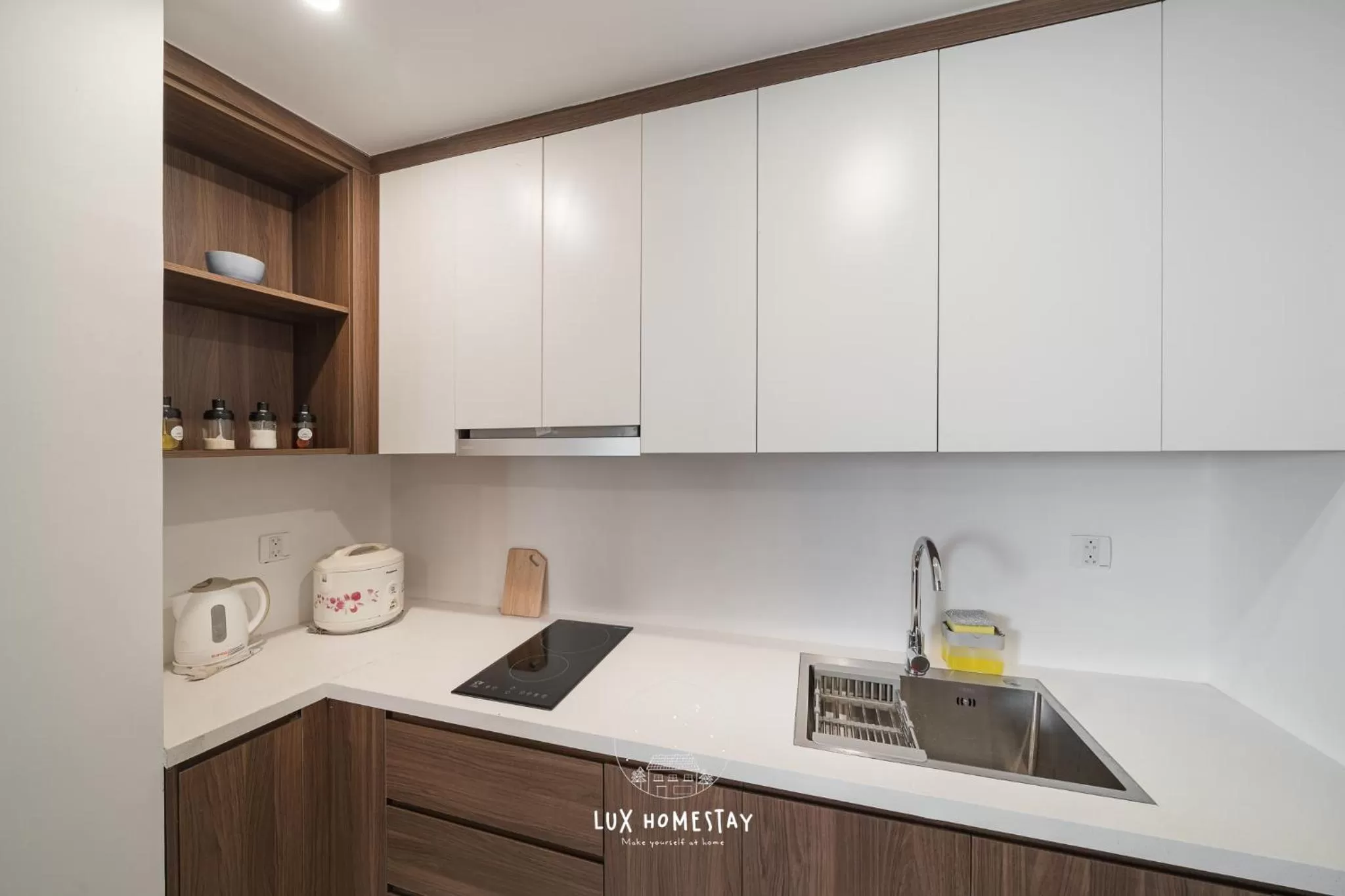 Coffee/tea facilities in Lux Westlake Studio