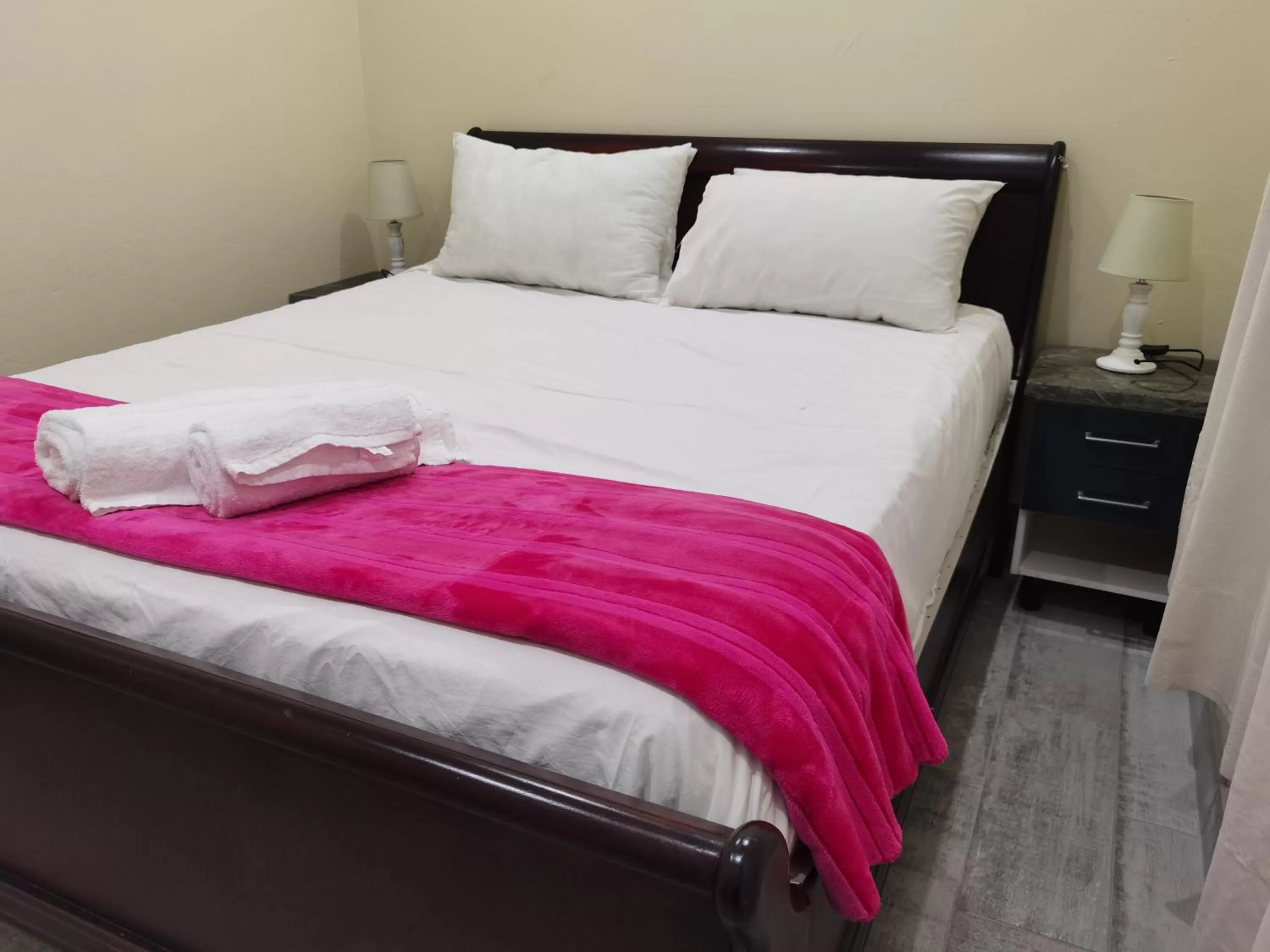 Bedroom, Bed in Gem of Manor drive