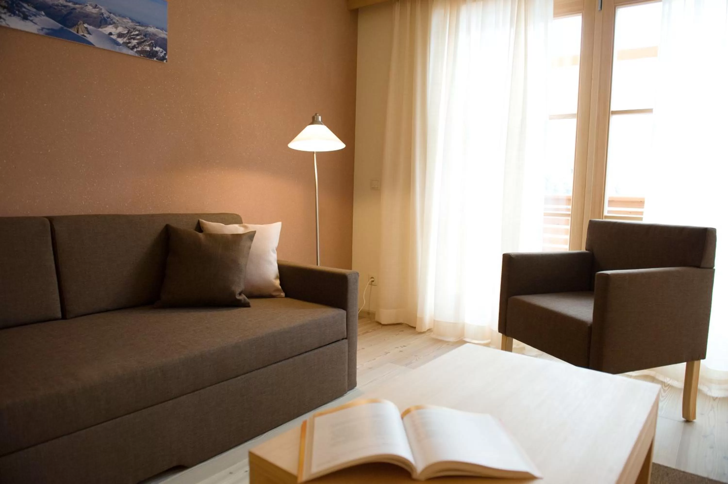 Photo of the whole room, Seating Area in Hotel Ostaria Posta