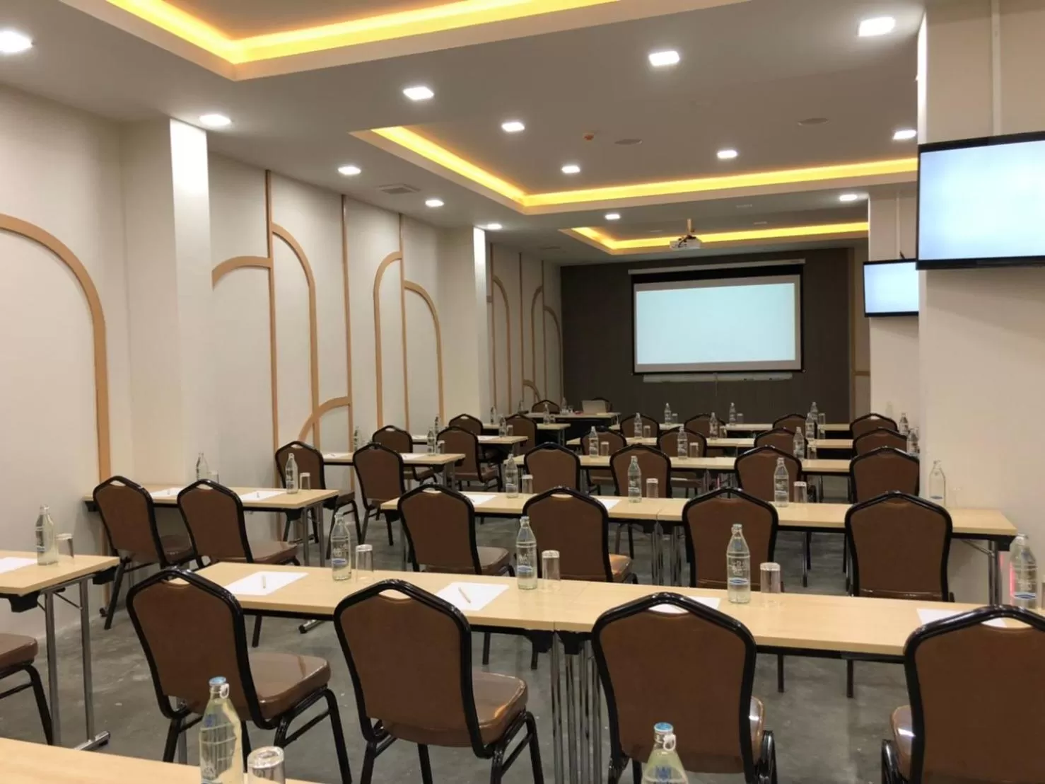 Banquet/Function facilities in Nappiness Hotel