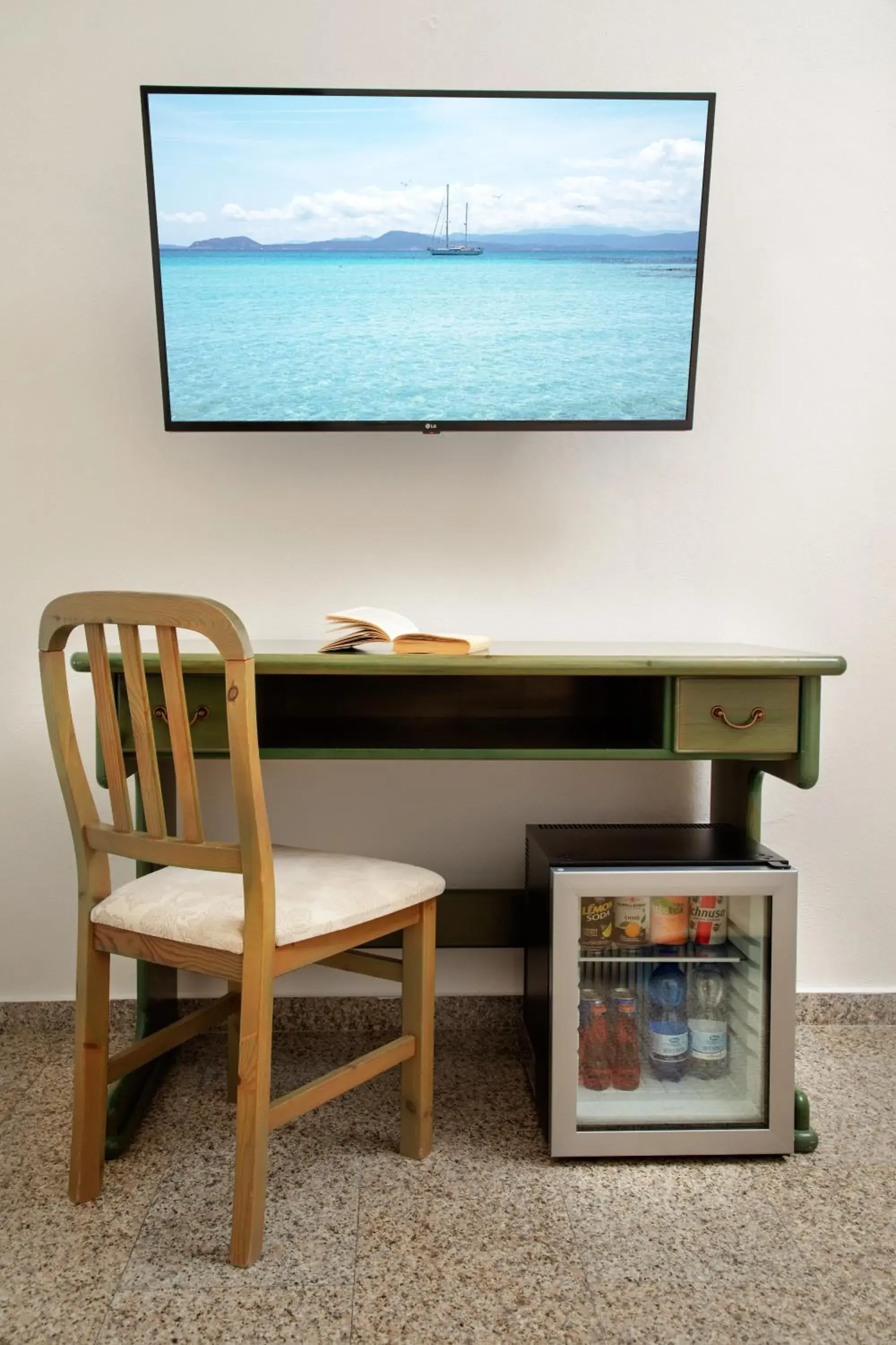 Standard Triple Room in Hotel Castello Standard Triple Room in Hotel Castello