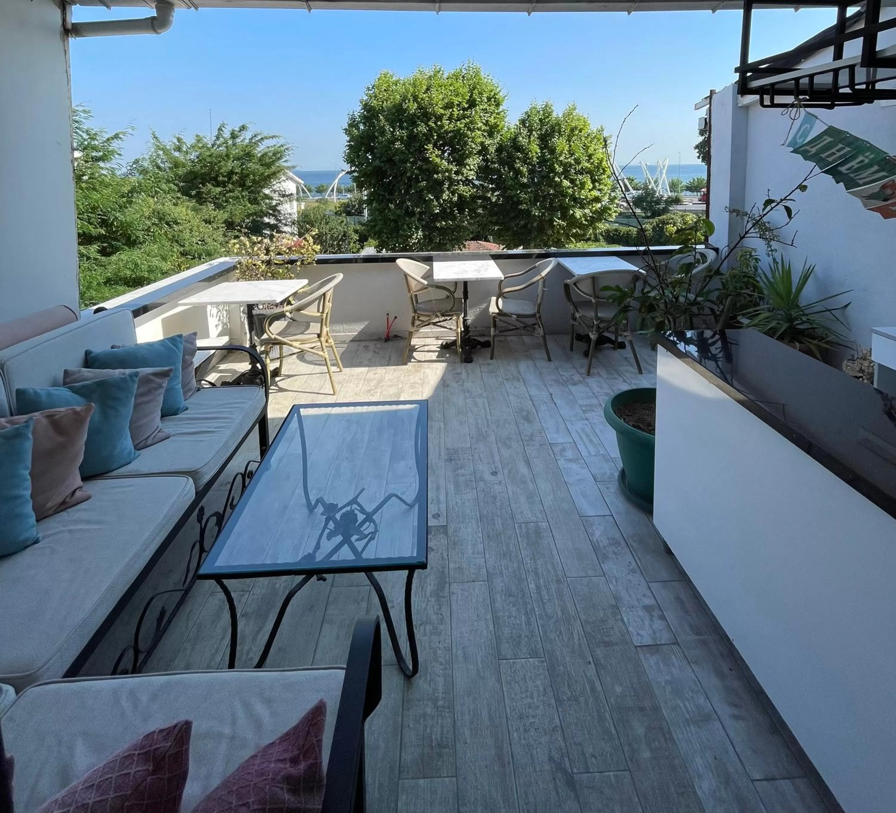 Swimming Pool in Arat Apartments