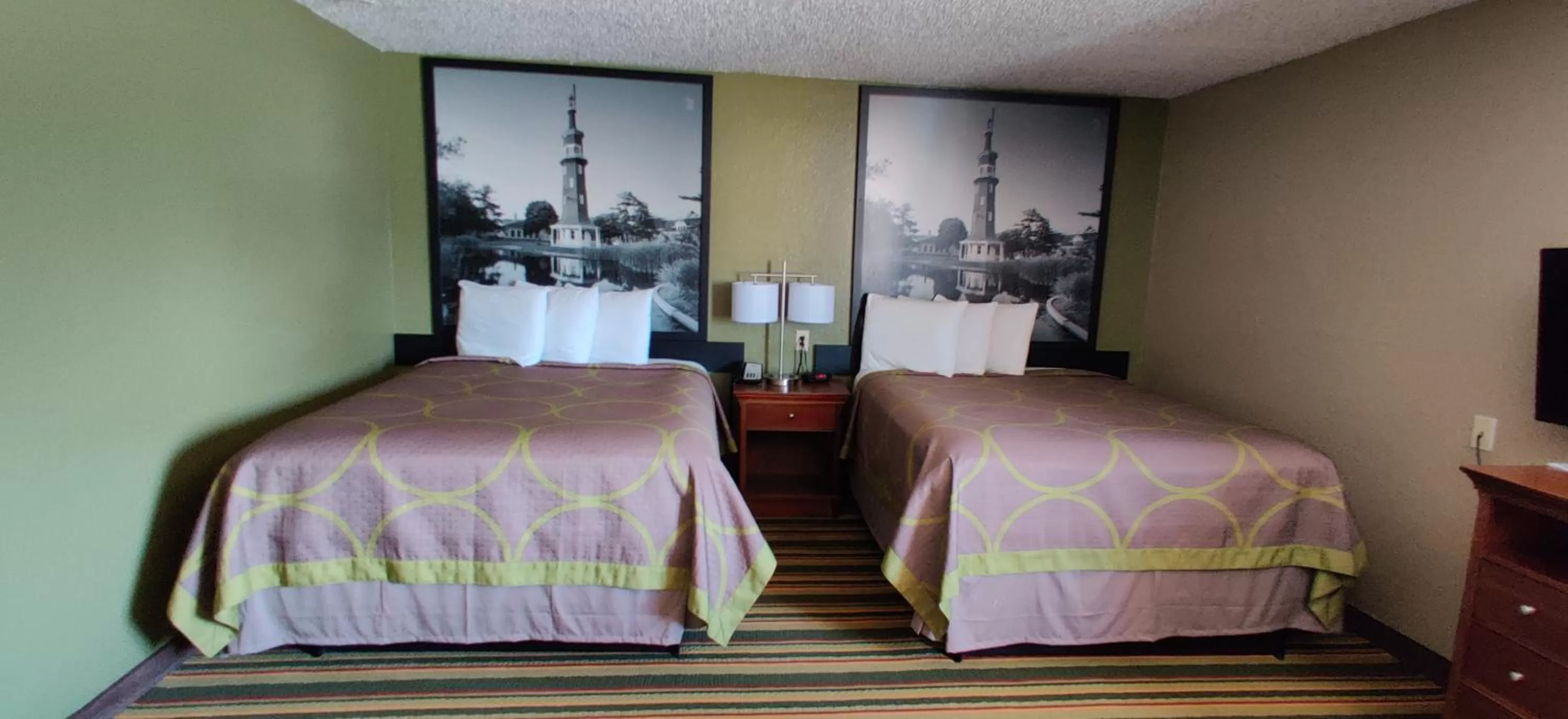 Studio Suite with Two Queen Beds - Non-Smoking in Super 8 by Wyndham Champaign