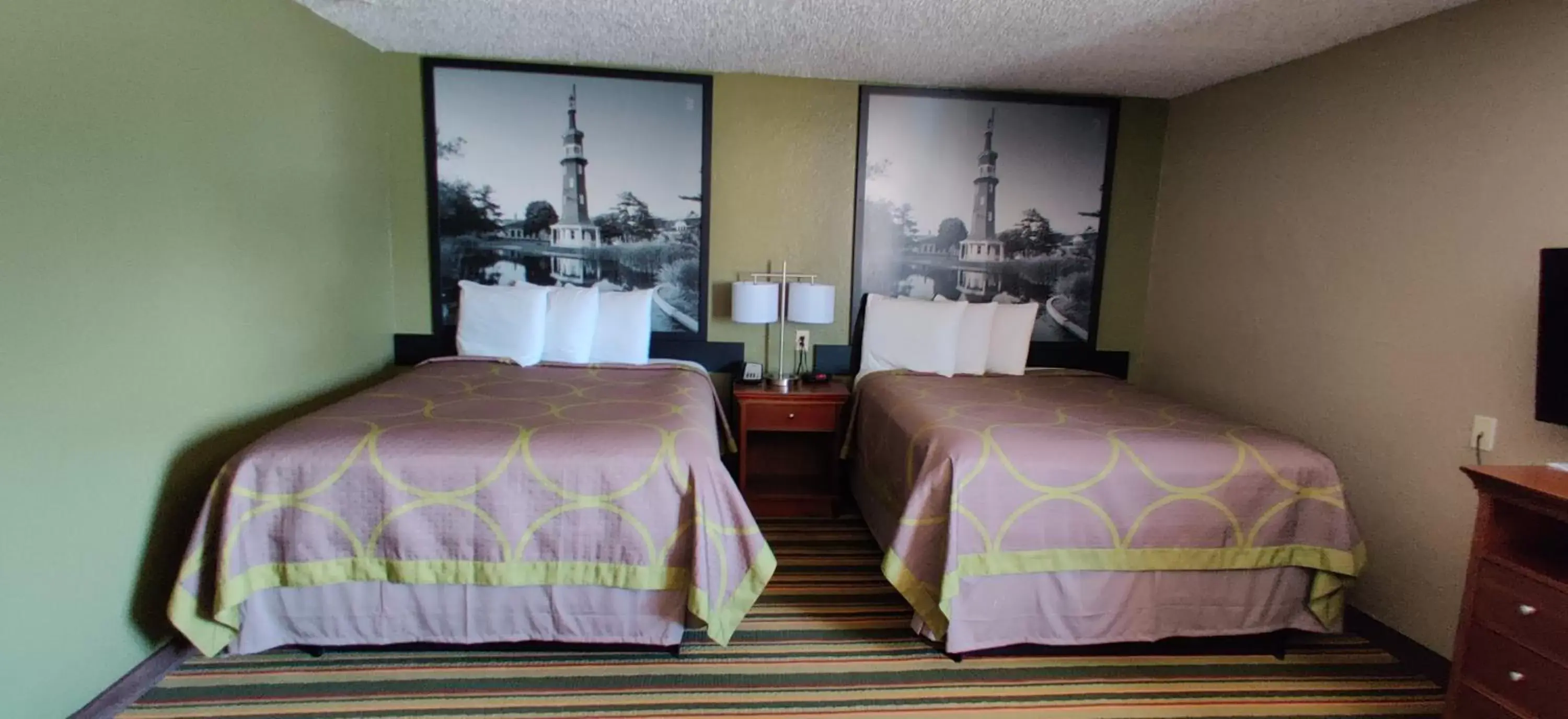 Studio Suite with Two Queen Beds - Non-Smoking in Super 8 by Wyndham Champaign Studio Suite with Two Queen Beds - Non-Smoking in Super 8 by Wyndham Champaign