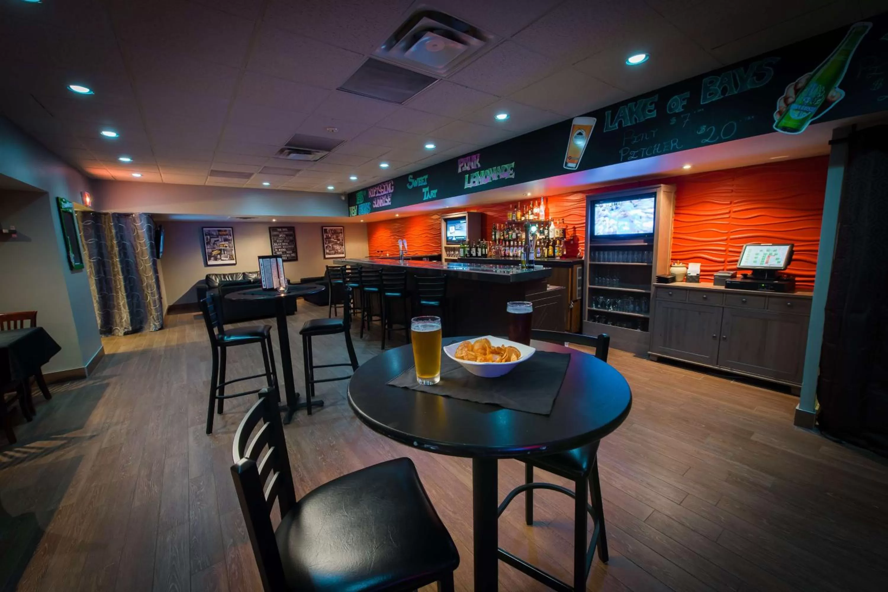 Lounge or bar in Best Western North Bay Hotel & Conference Centre