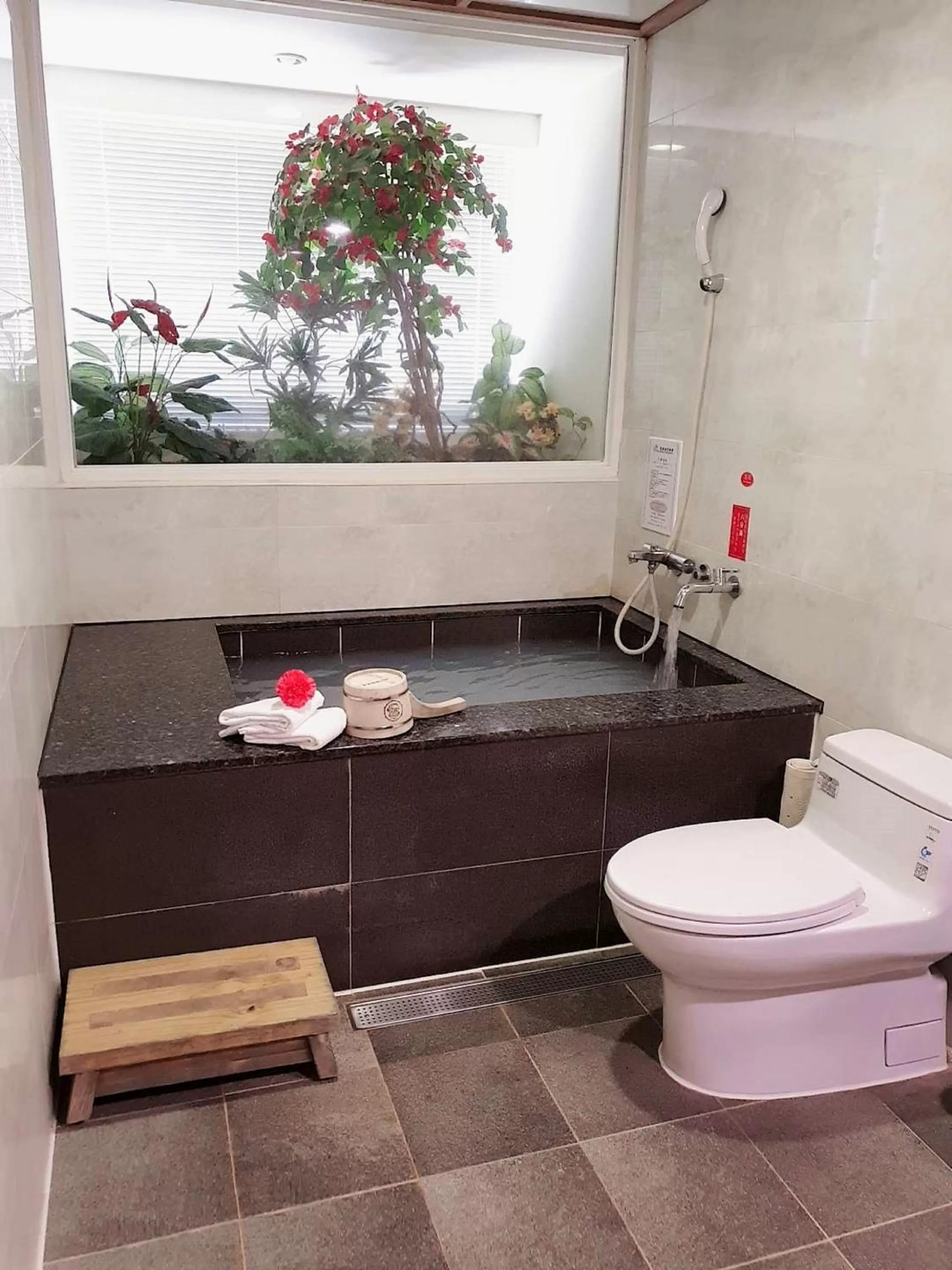 Hot Spring Bath in Chyuan Du Spring Resort