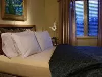 One-Bedroom Queen Suite with Sofa Bed in Lodge at Kingsbury Crossing