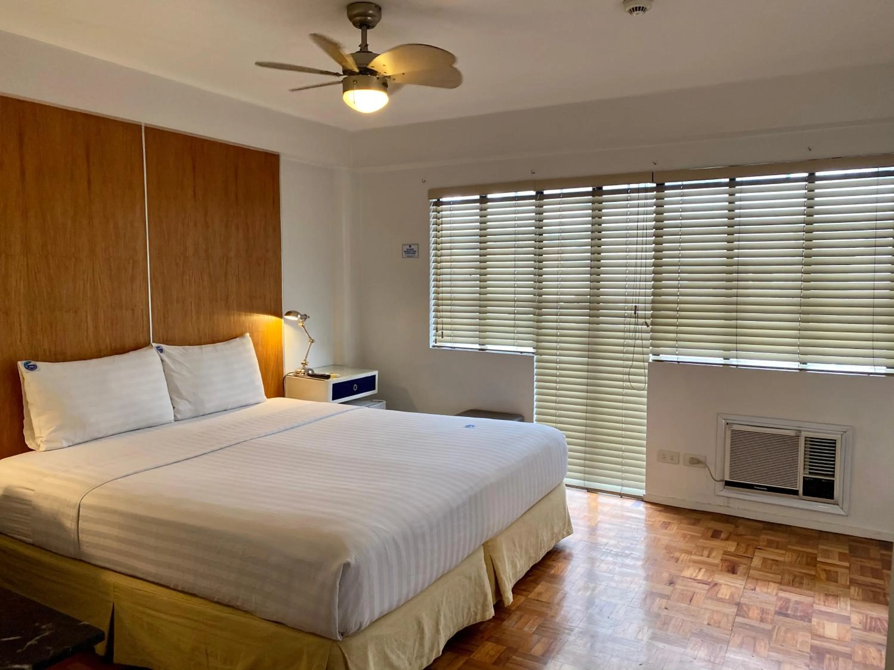 Bed in The Clipper Hotel, Poblacion Makati