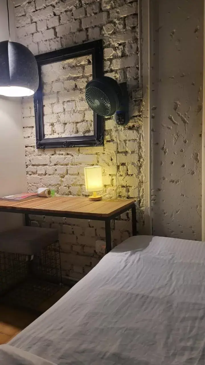 Private Single Room(Shared Bathroom) in Kim Haus Loft Private Single Room(Shared Bathroom) in Kim Haus Loft