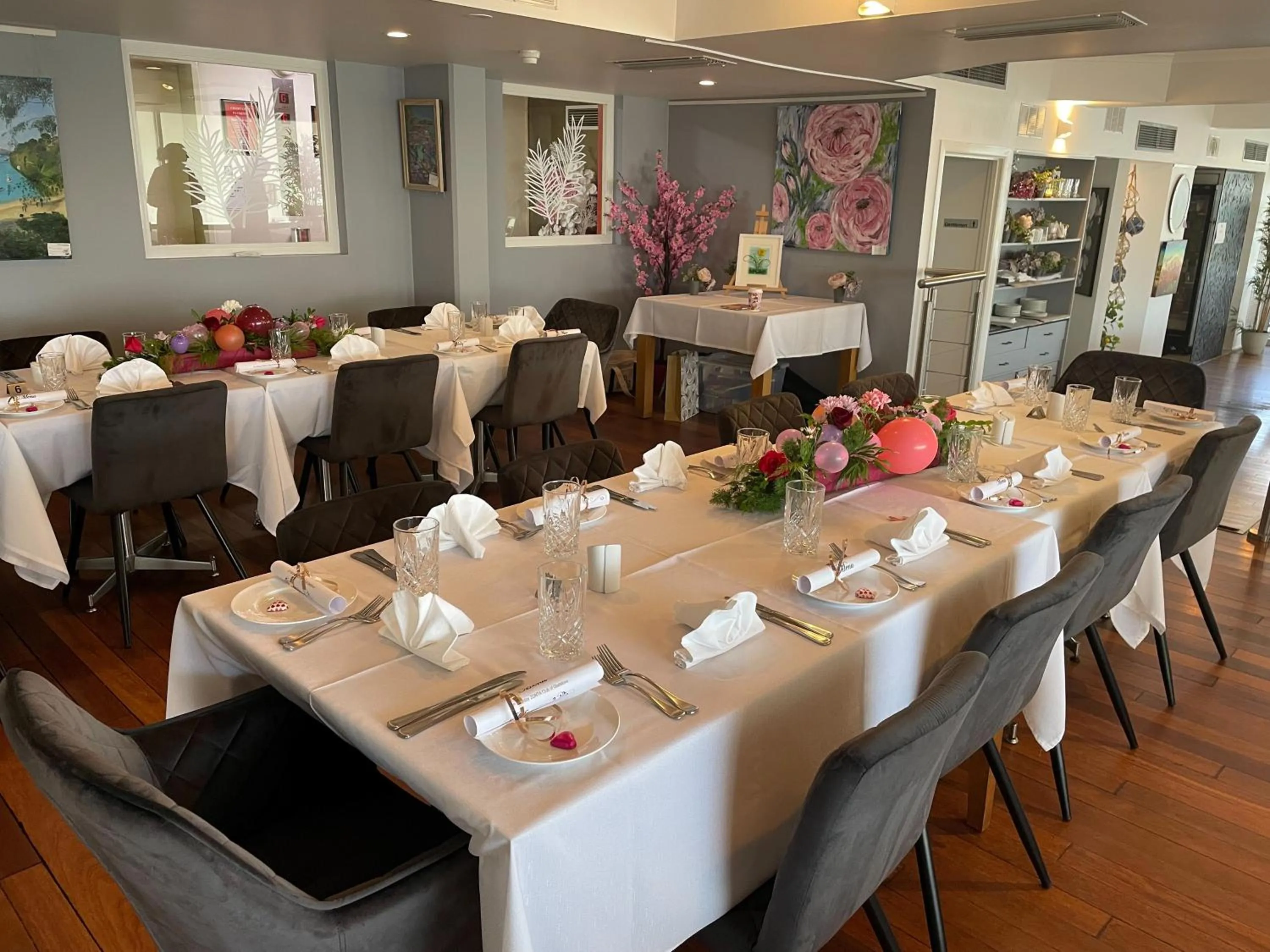 Restaurant/Places to Eat in Metro Hotel & Apartments Gladstone