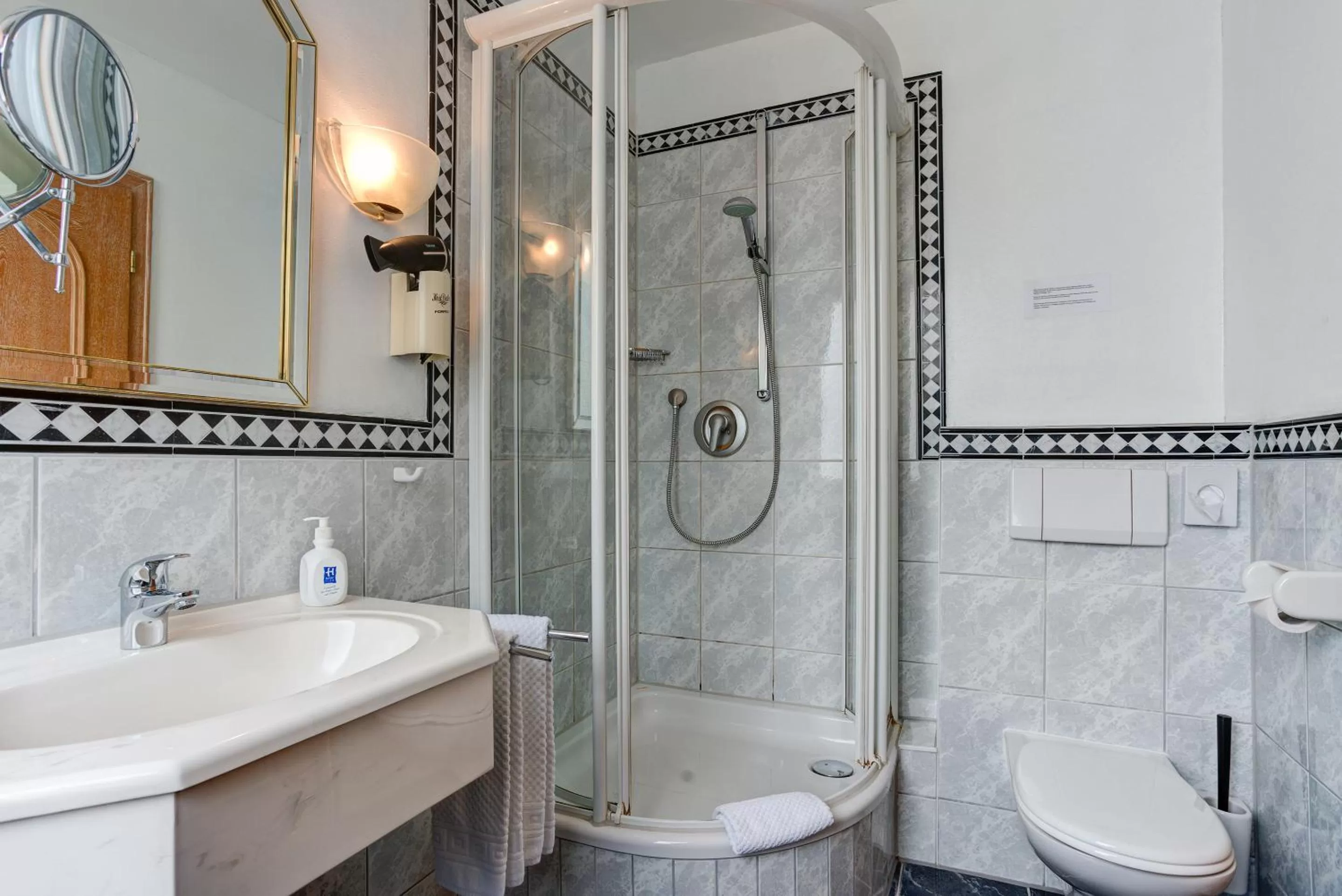 Bathroom in Centro Hotel Stern