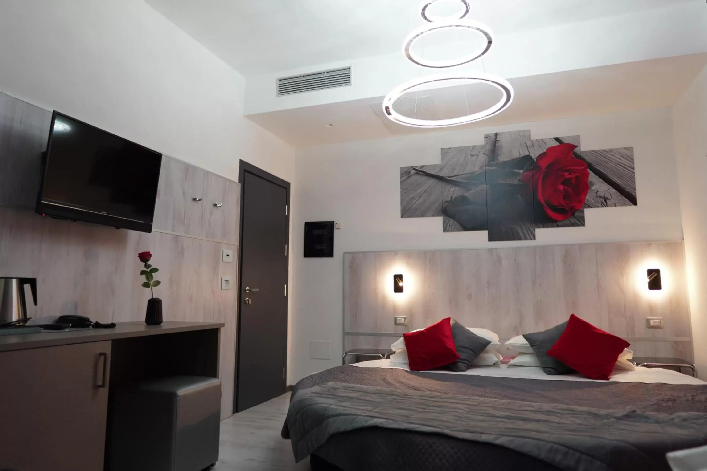 Romantic Triple Room in Hotel Canarino Romantic Triple Room in Hotel Canarino