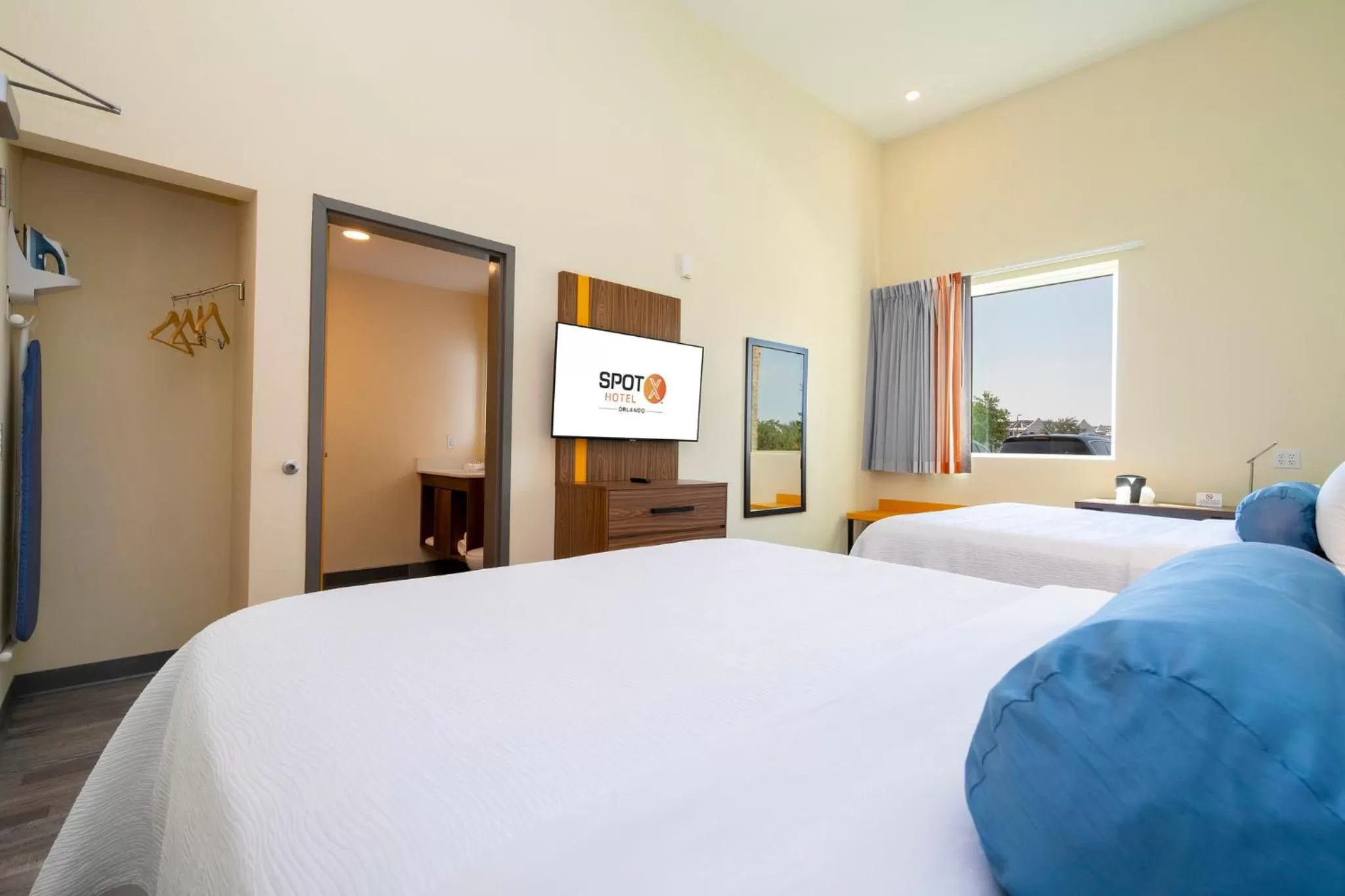 Bedroom, Bed in SPOT X Hotel Orlando Intl Dr by The Red Collection