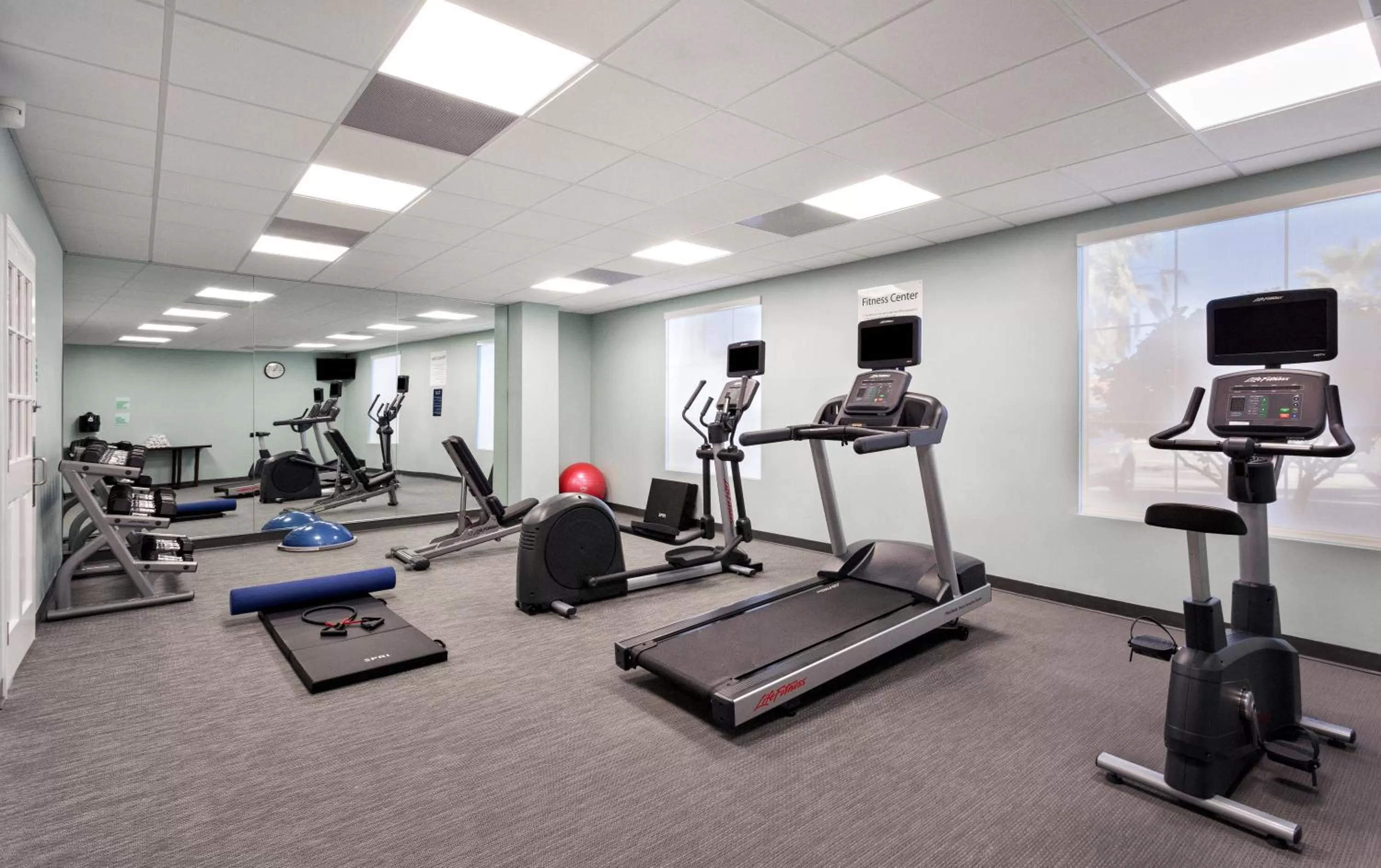Fitness centre/facilities in Holiday Inn Hotel & Suites Daytona Beach On The Ocean by IHG