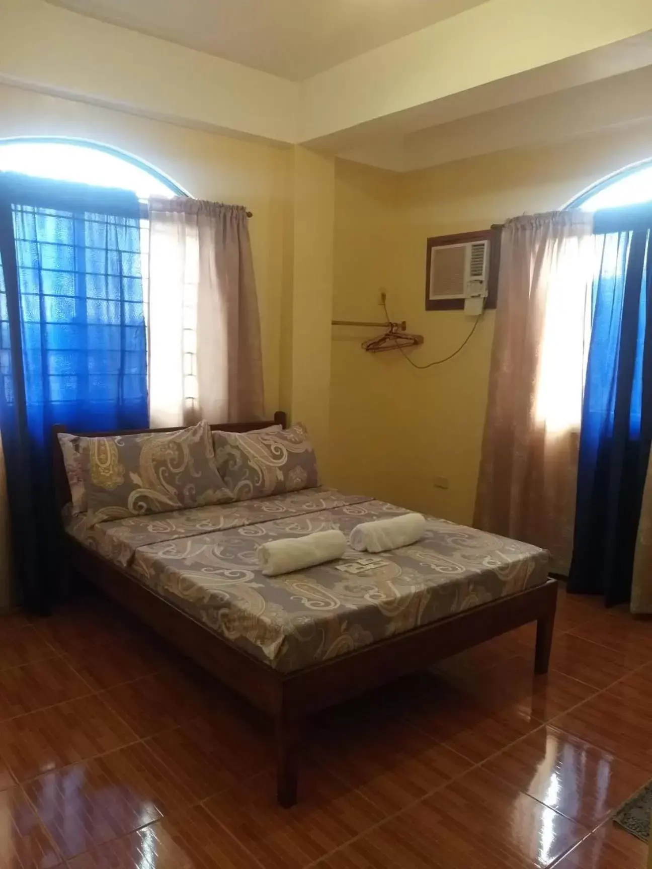 Deluxe Double Room in Divine Castle Travelers Inn Deluxe Double Room in Divine Castle Travelers Inn