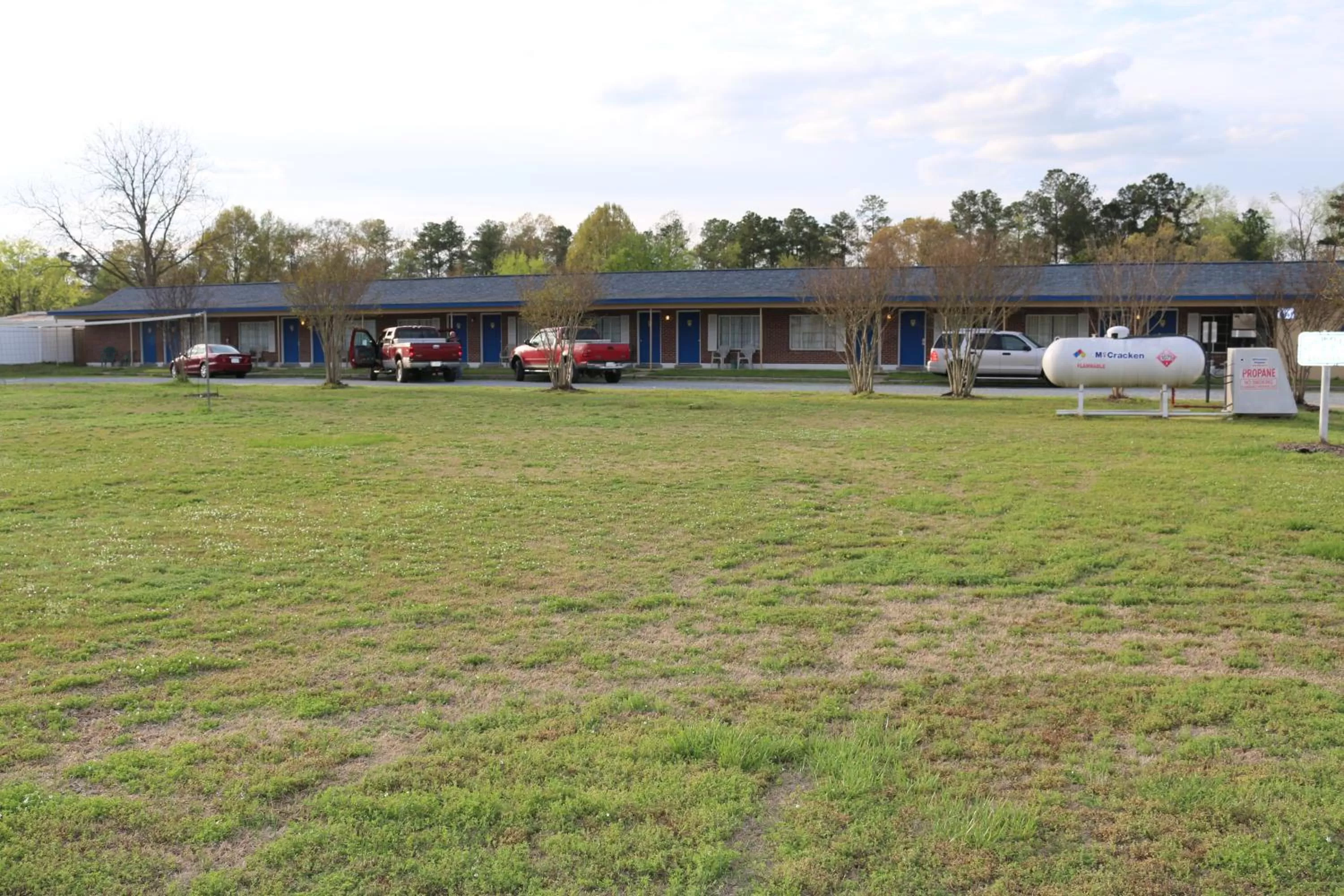 Street view in Four Oaks Lodging