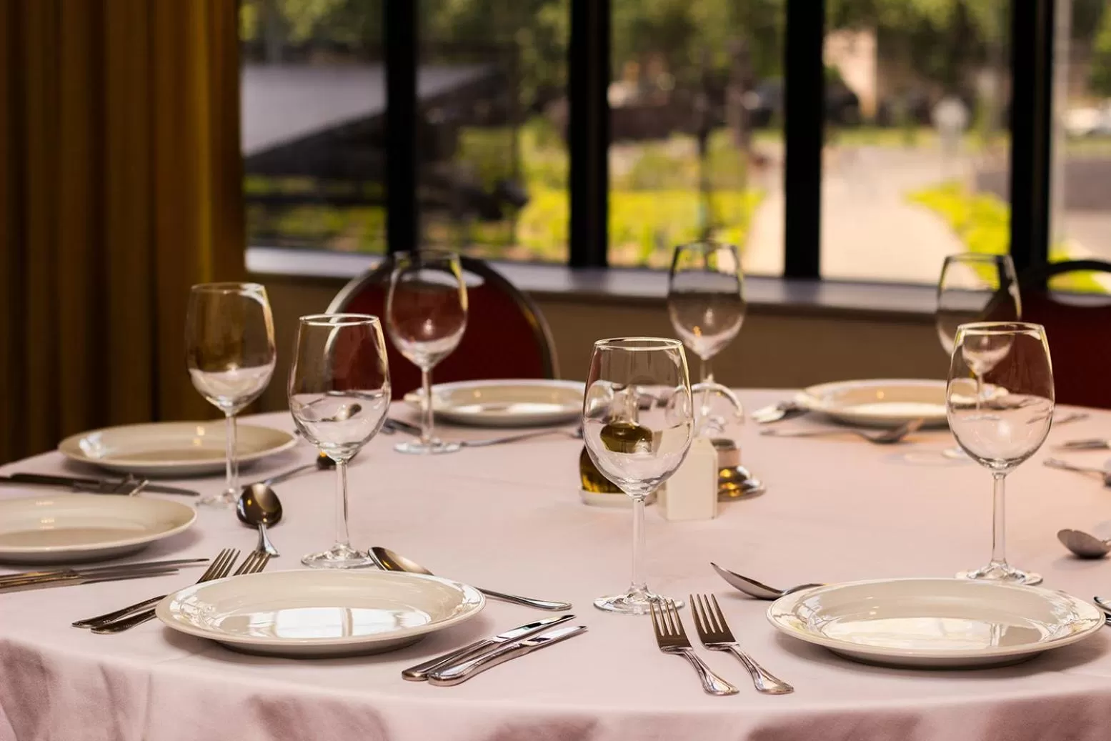 Restaurant/places to eat in Wyndham Garden Santiago Kennedy