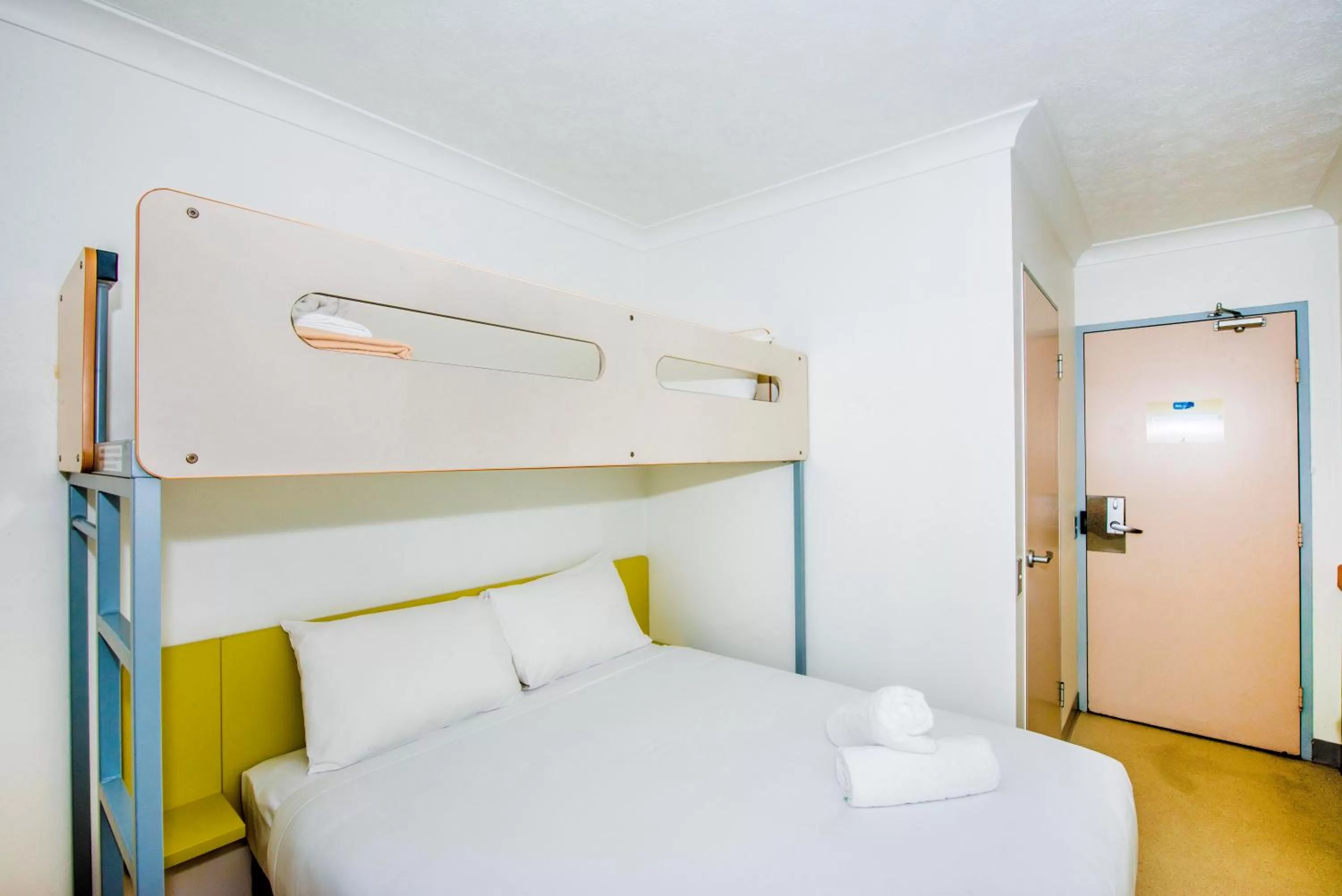 Bed in ibis Budget Brisbane Airport