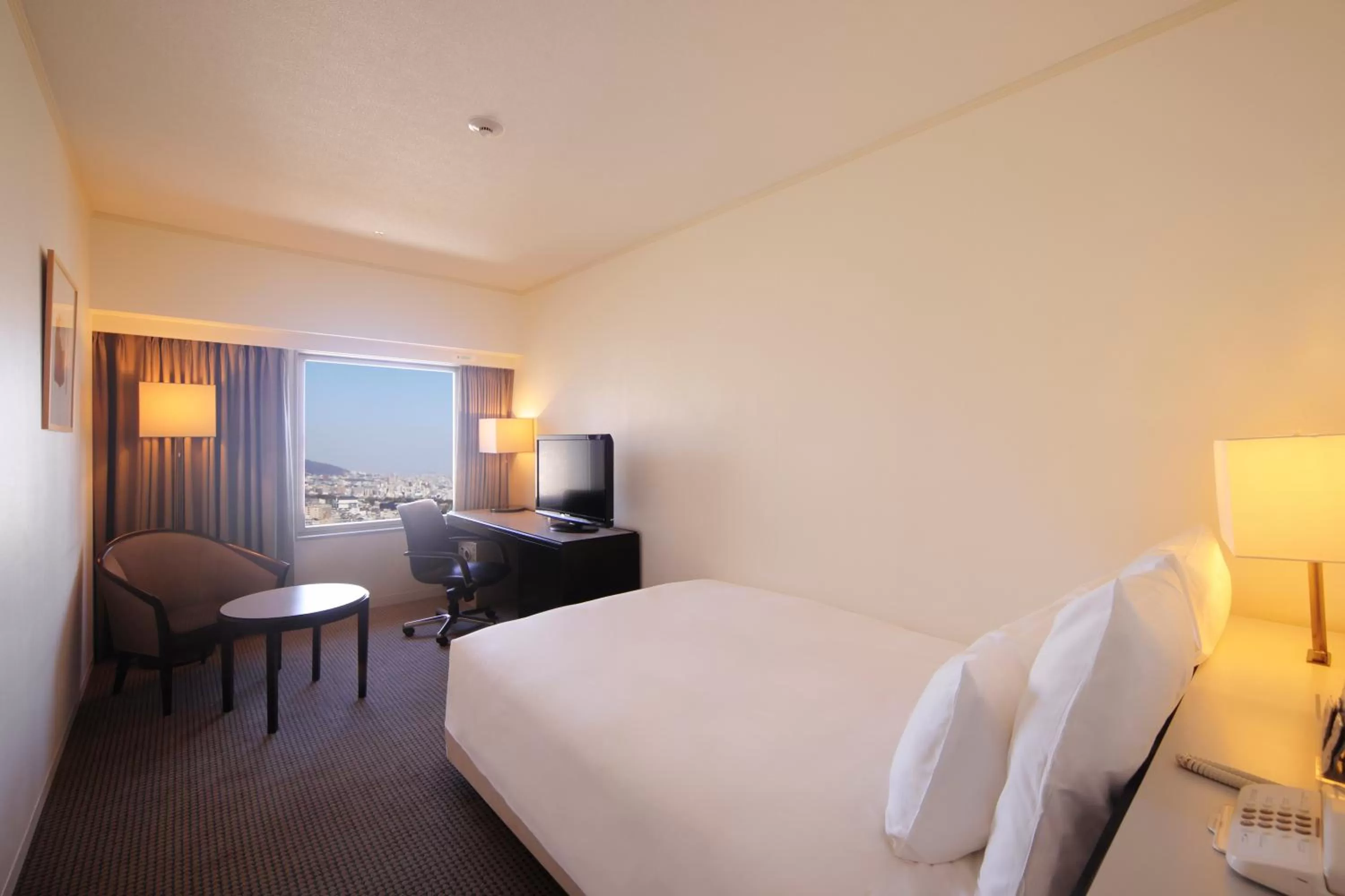 Bedroom, Bed in ANA Crowne Plaza Kobe by IHG