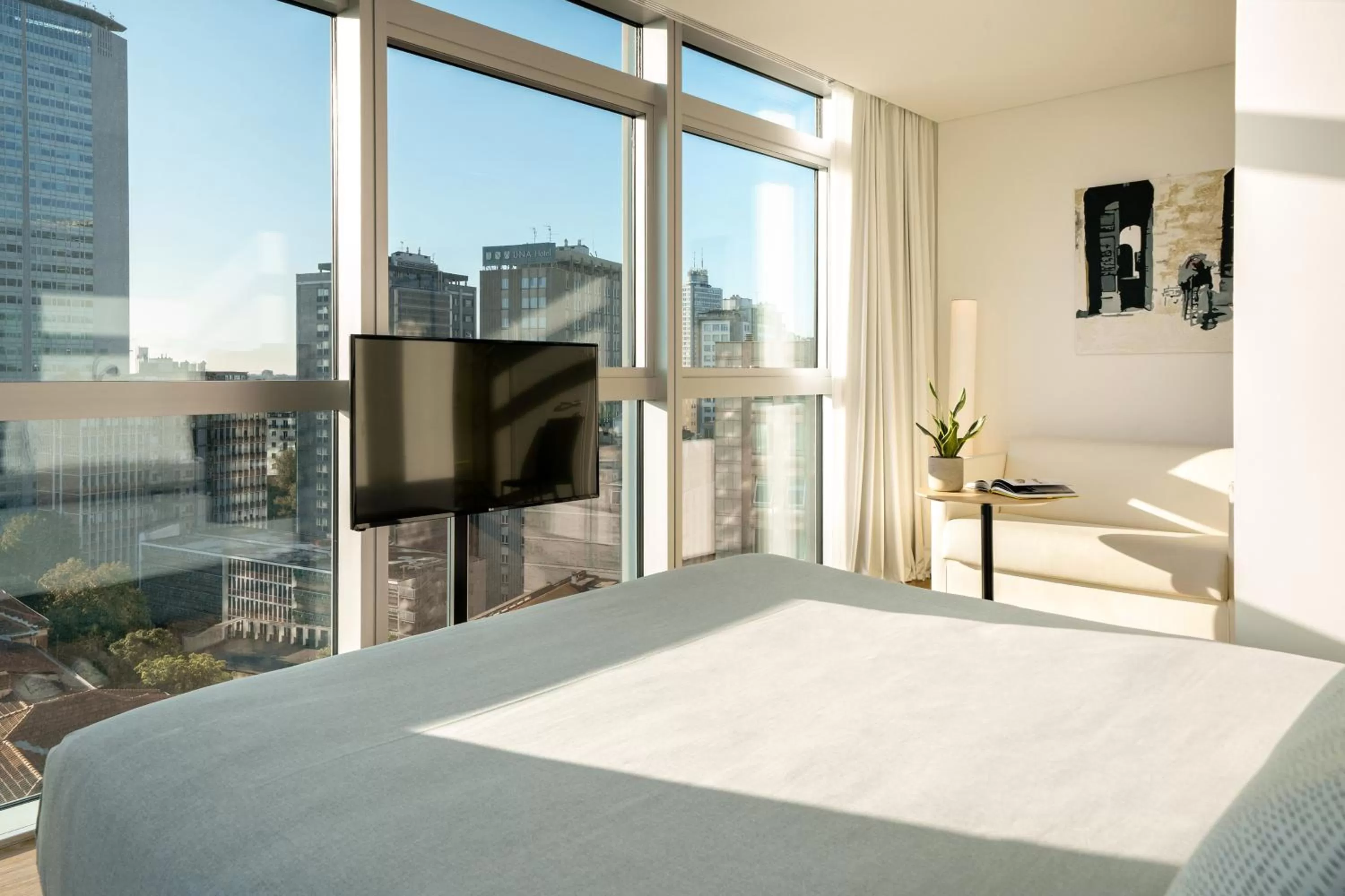 TV and multimedia, Bed in INNSiDE by Meliá Milano Torre GalFa
