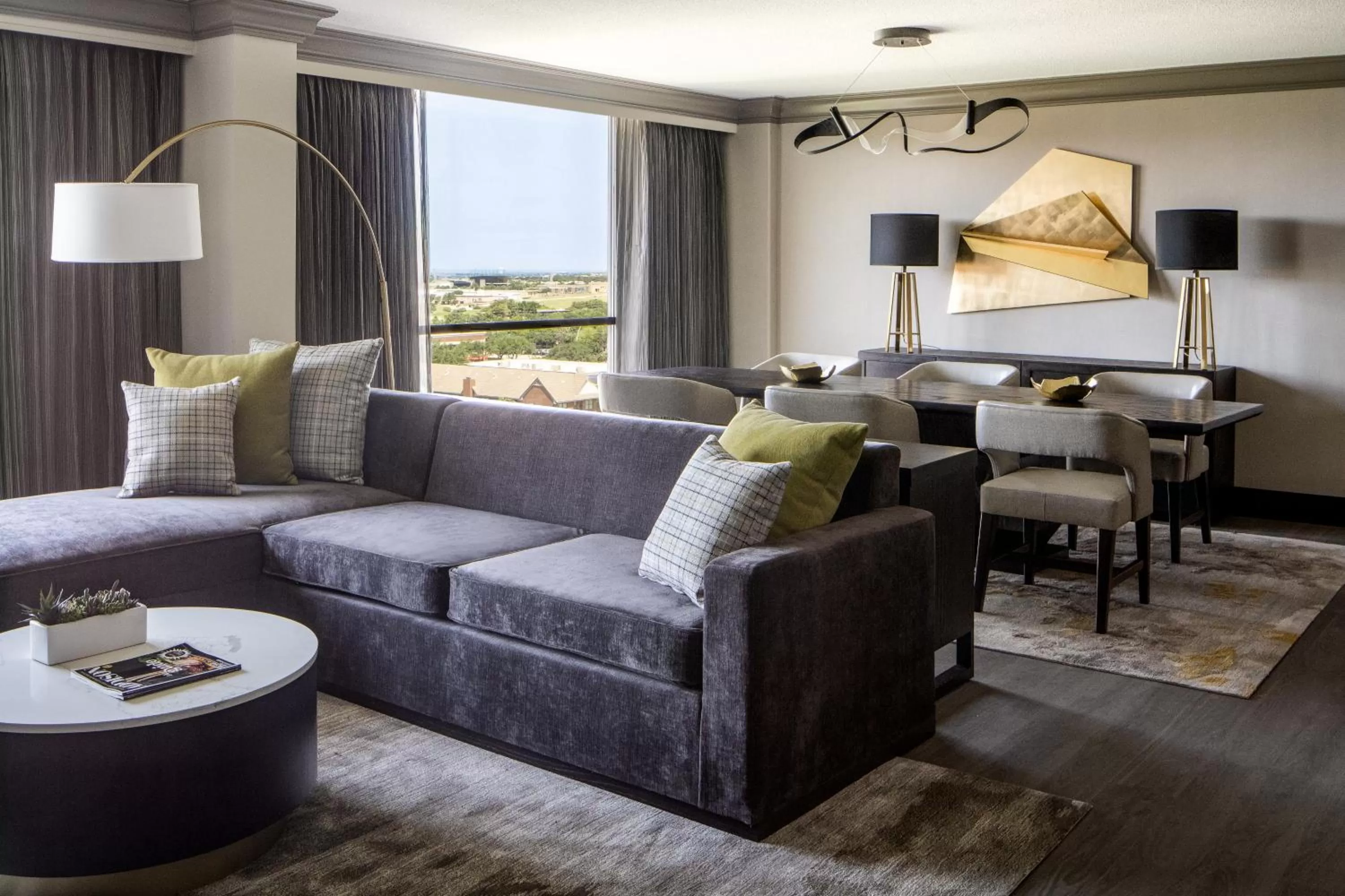 Living room in Dallas-Addison Marriott Quorum by the Galleria