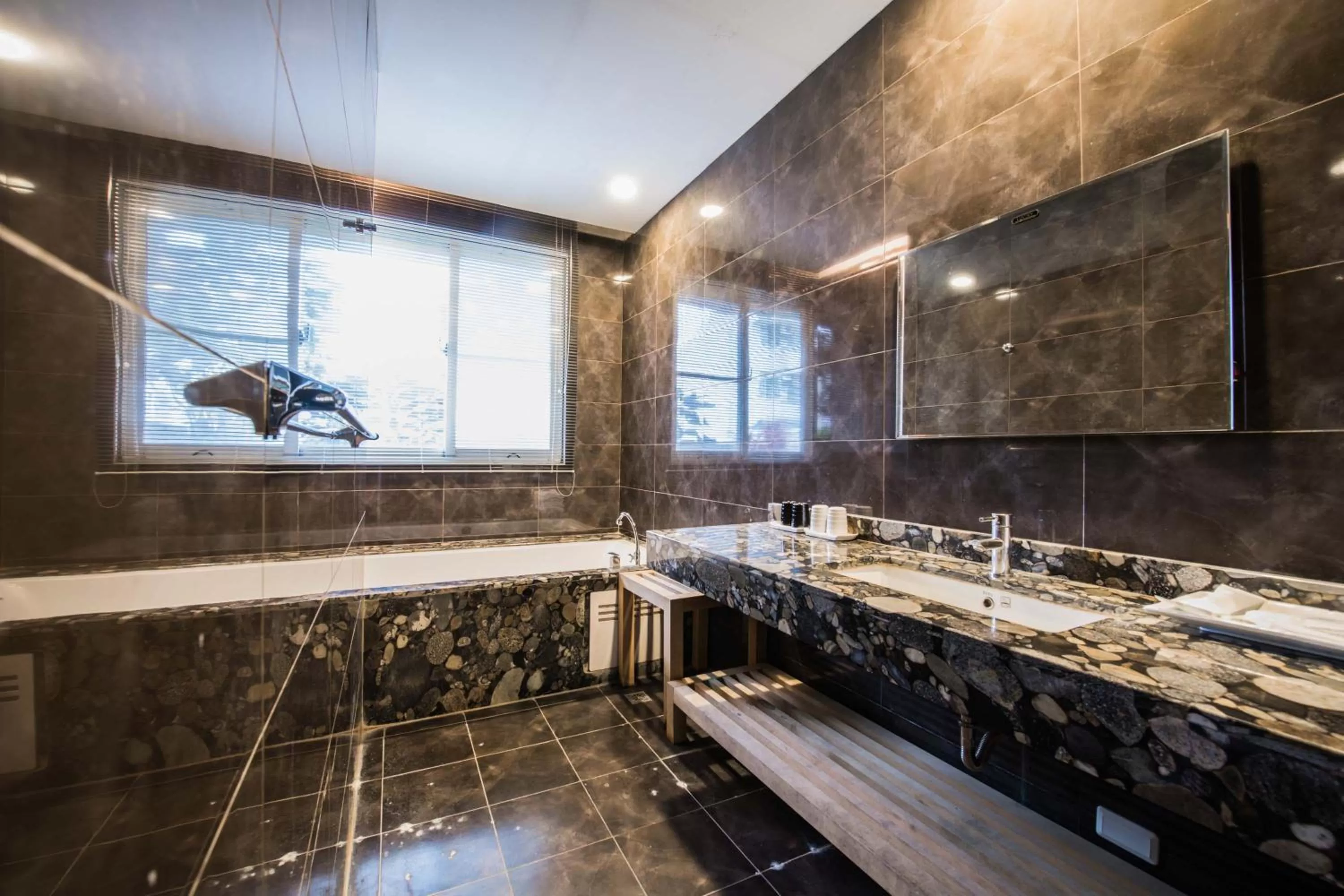 Bathroom in Pisces06