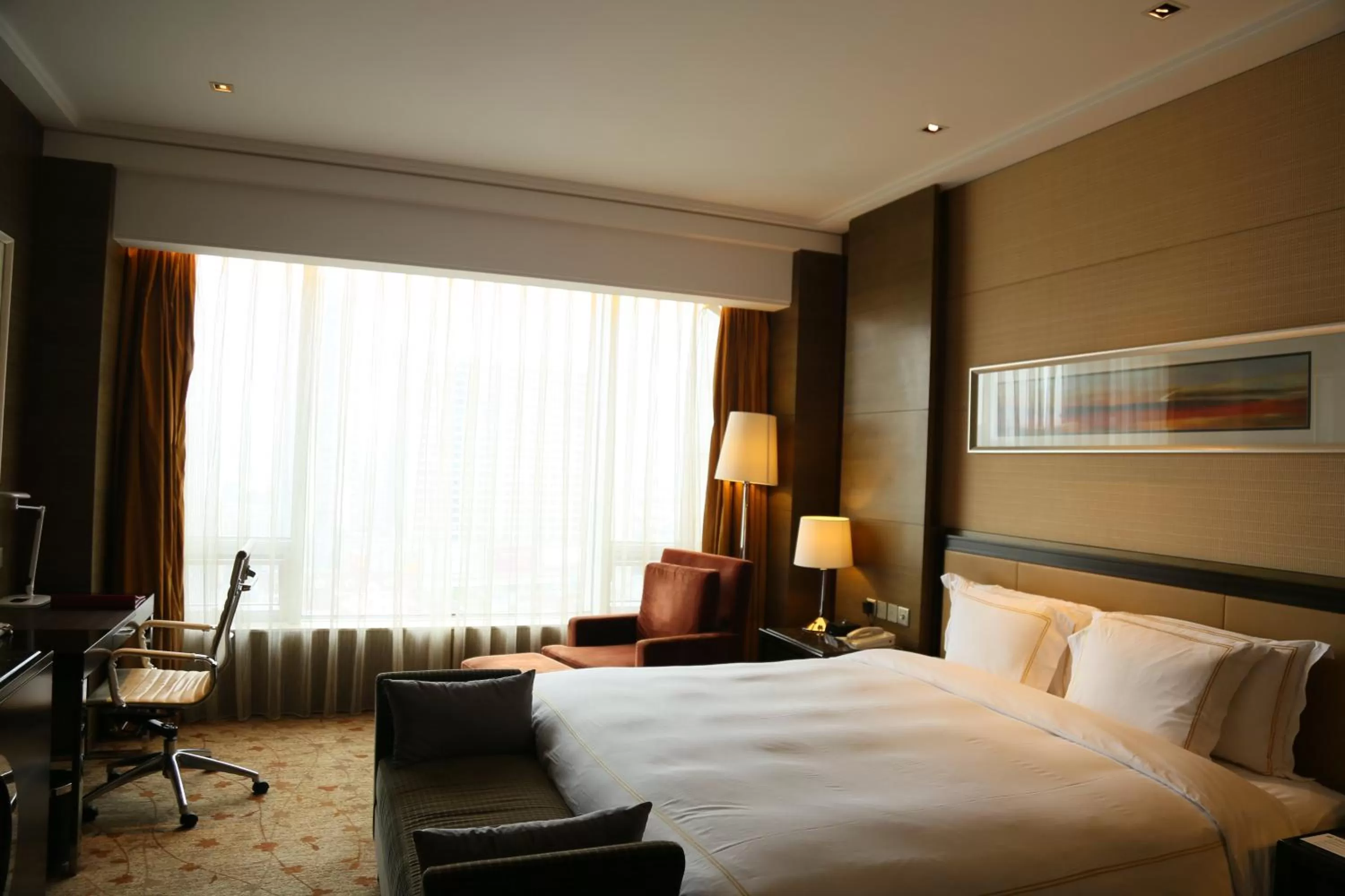 Photo of the whole room, Bed in Crowne Plaza Nanjing Jiangning by IHG