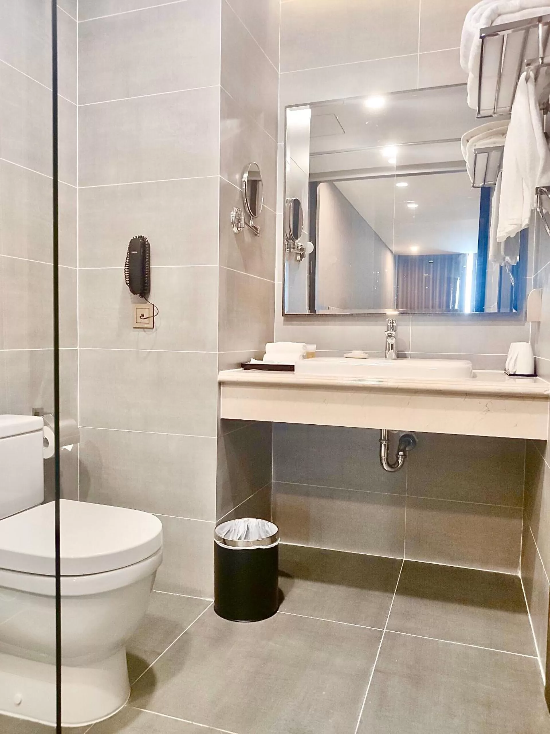 Bathroom in Muong Thanh Luxury Saigon Hotel