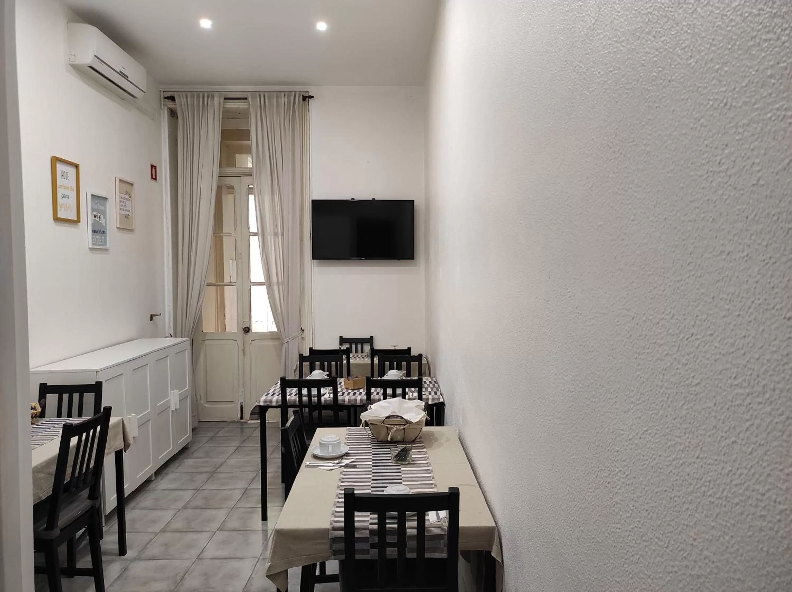 Lira Guest House B&B