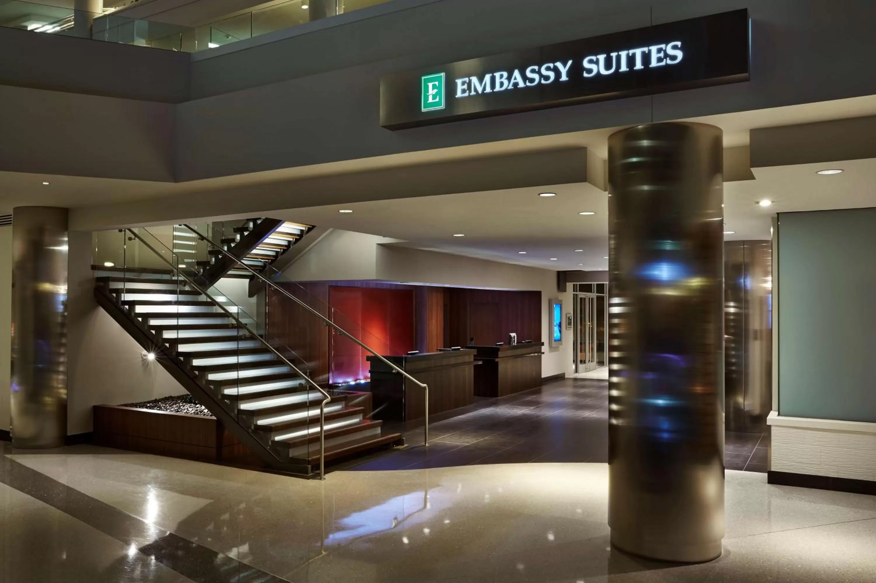 Lobby or reception in Embassy Suites by Hilton Washington DC Chevy Chase Pavilion