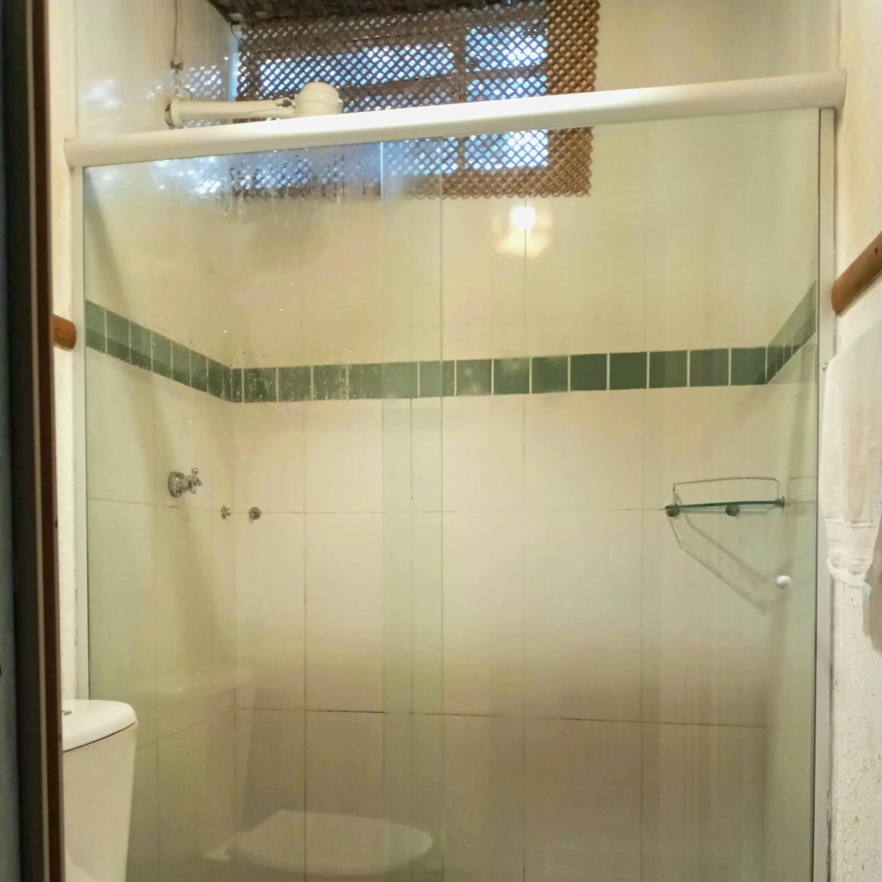 Bathroom in Pousada e Hostel Marthi