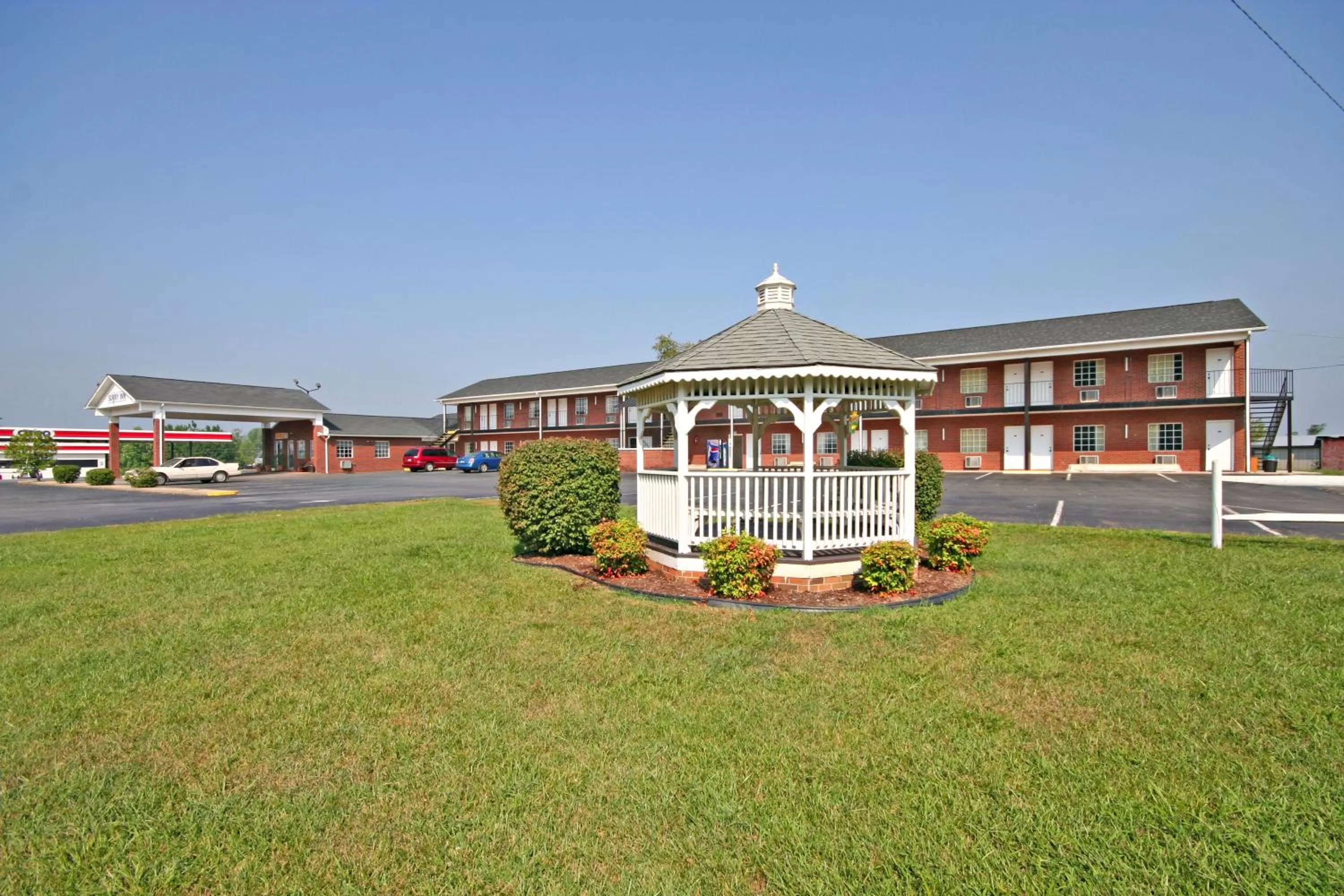 Surry Inn - Dobson - I-77 - Exit 93