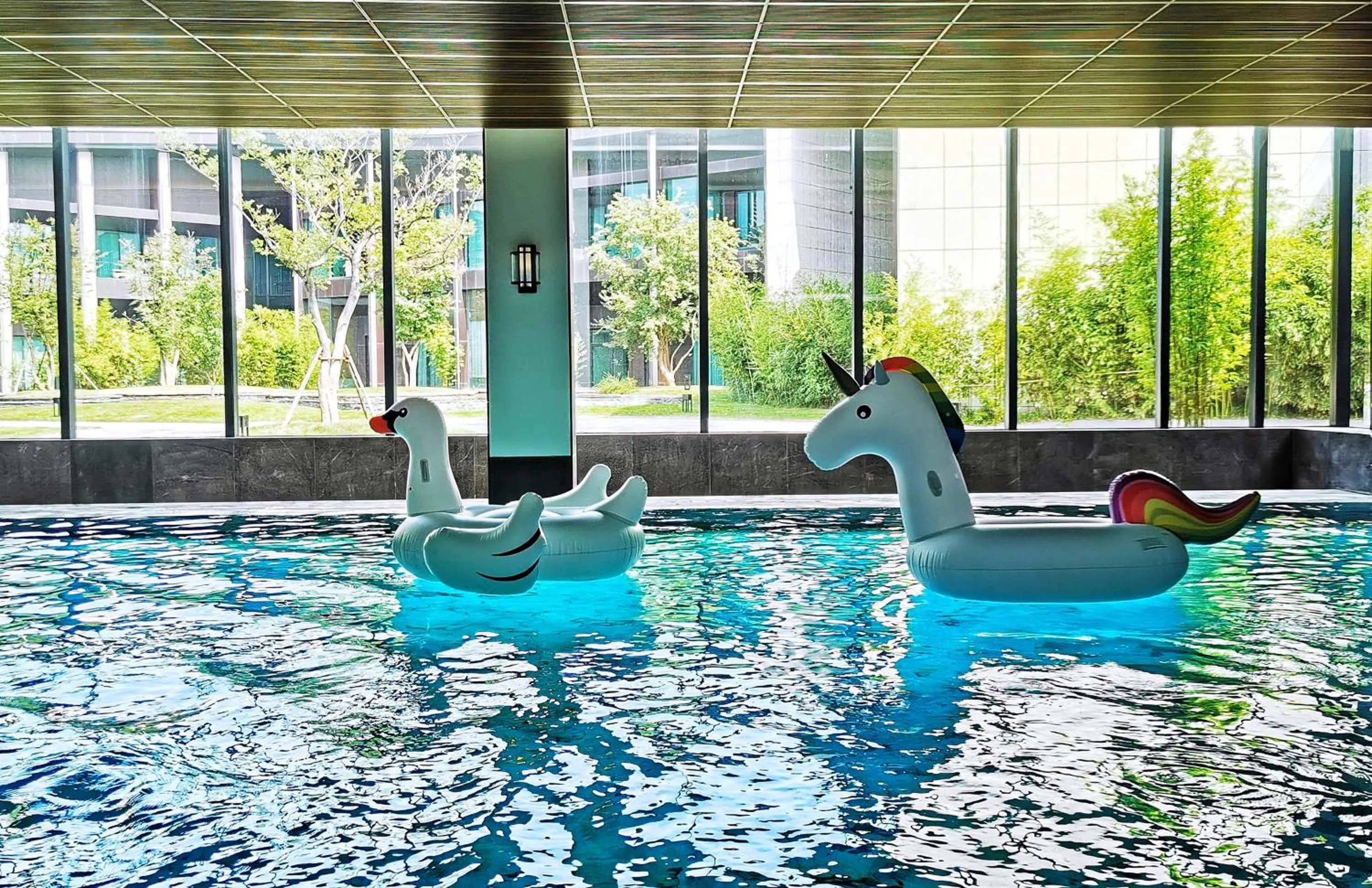 Swimming pool in Pullman Kaifeng Jianye