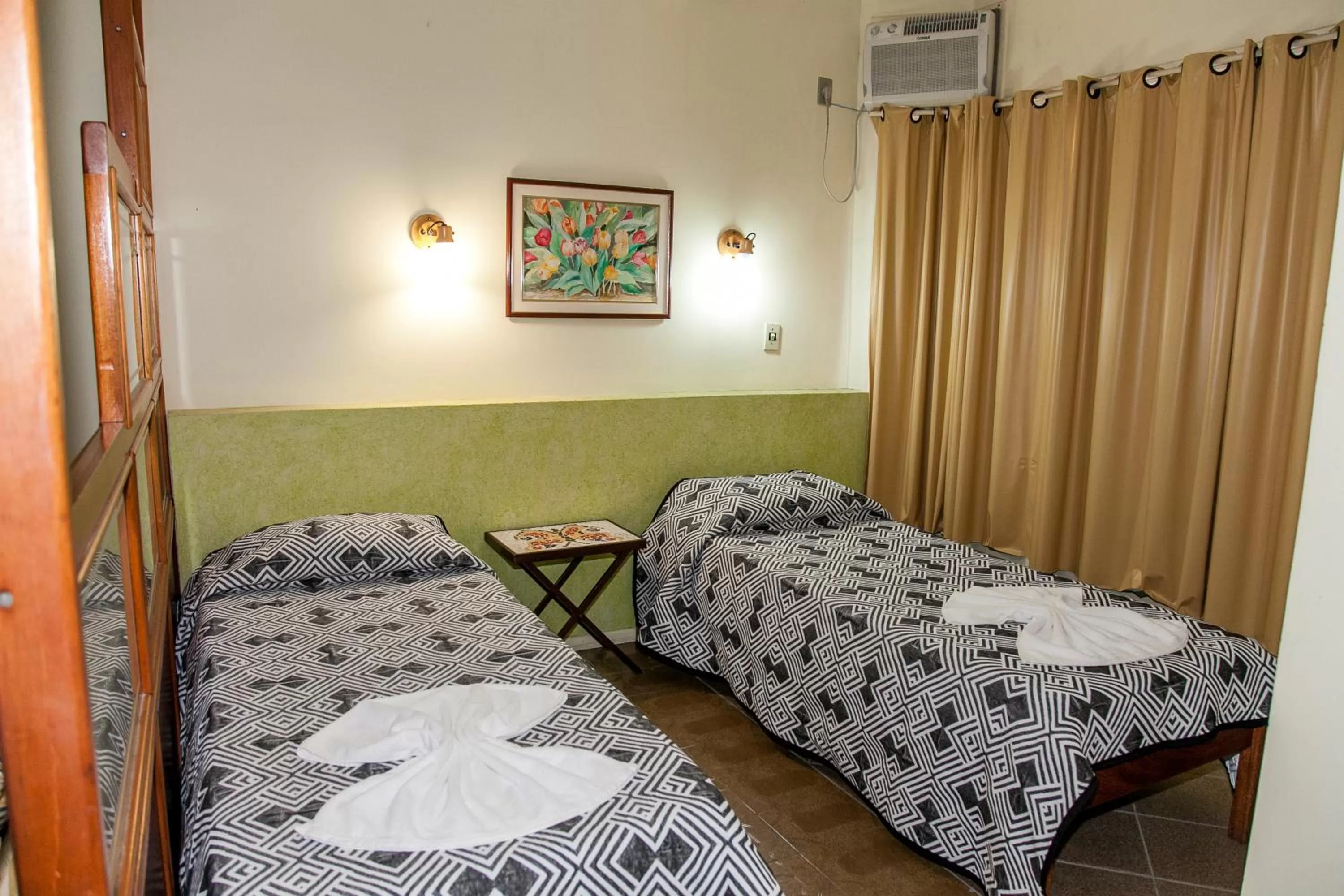 Photo of the whole room, Bed in Residencial Ilha Dourada