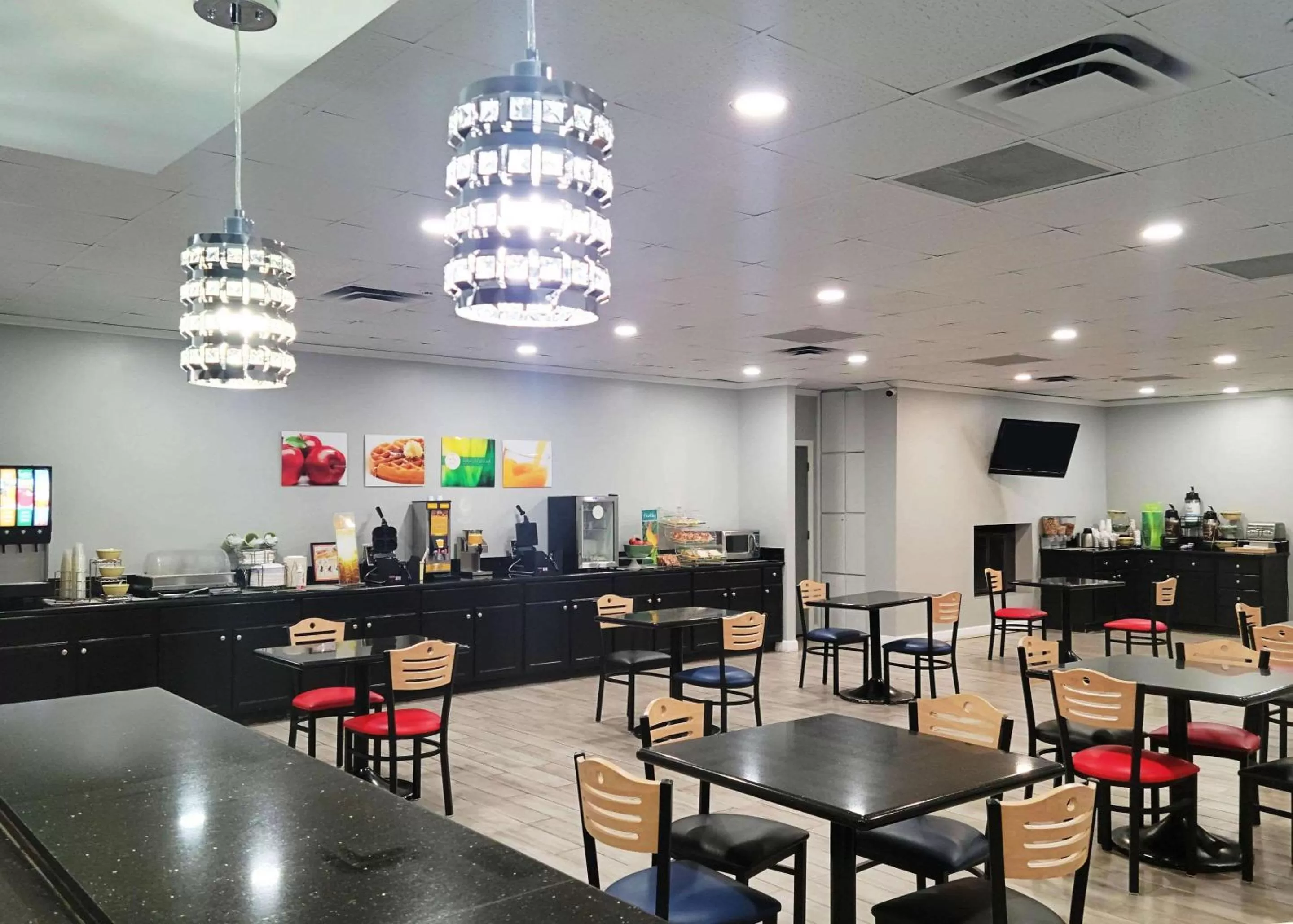 Restaurant/places to eat in Quality Inn Terre Haute University Area