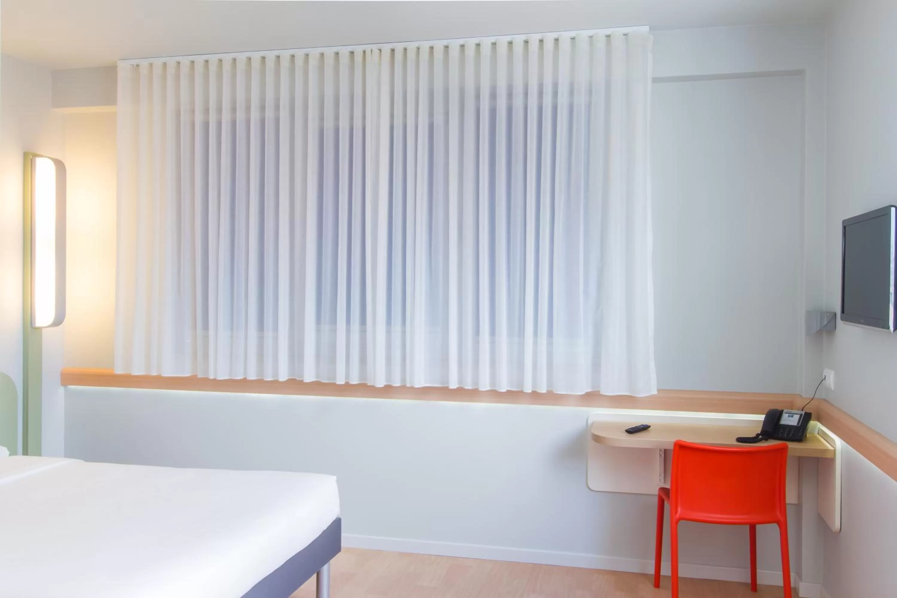 Bedroom, Bed in Ibis Budget Braga Centro
