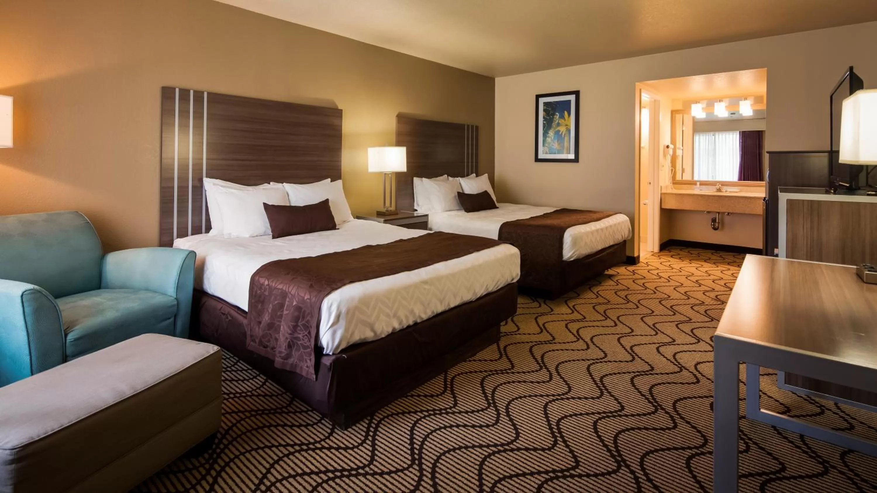 Bed in Best Western Heritage Inn