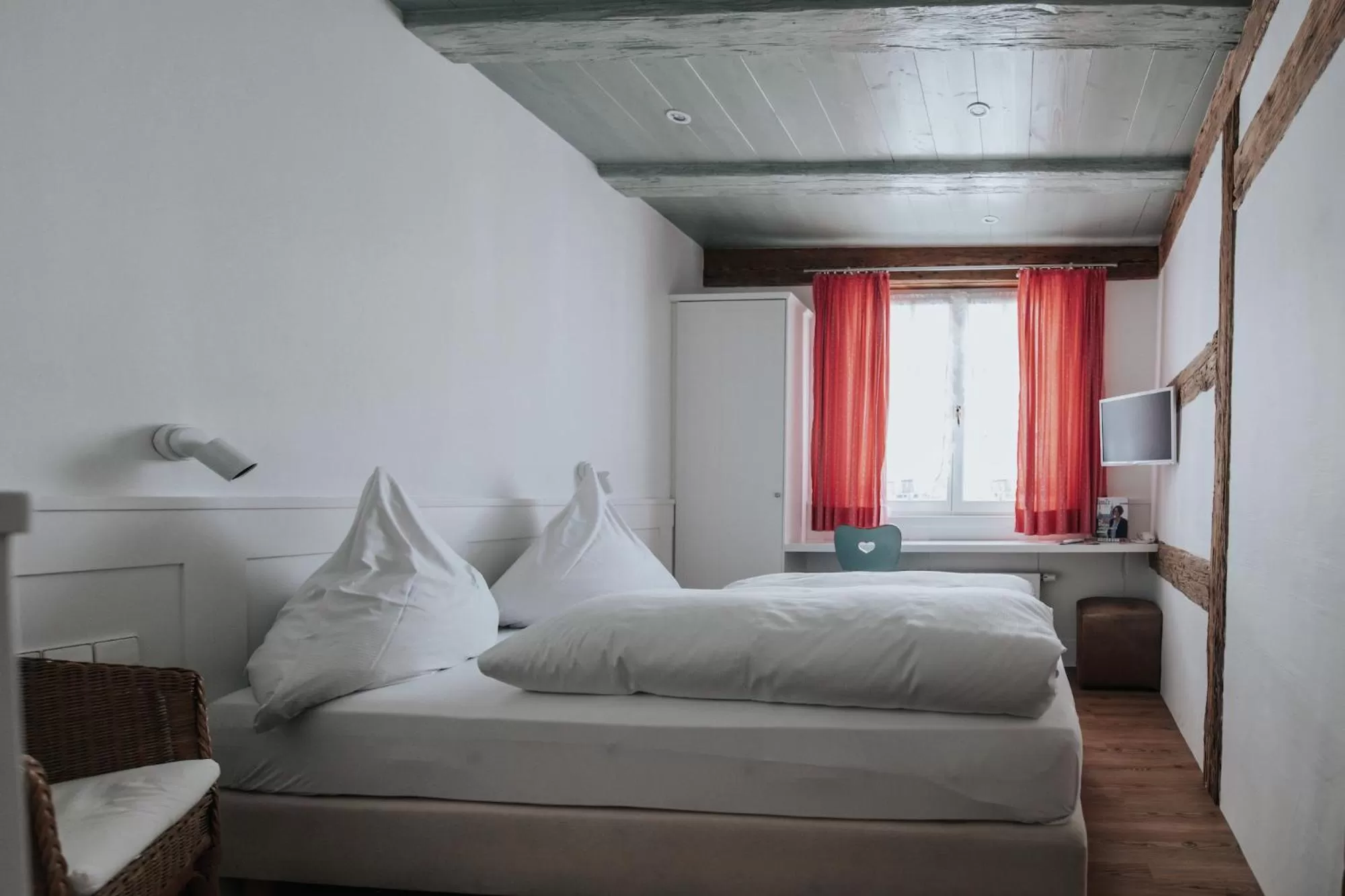 Living room, Bed in Boutique Hotel am Rathaus - Reblaus