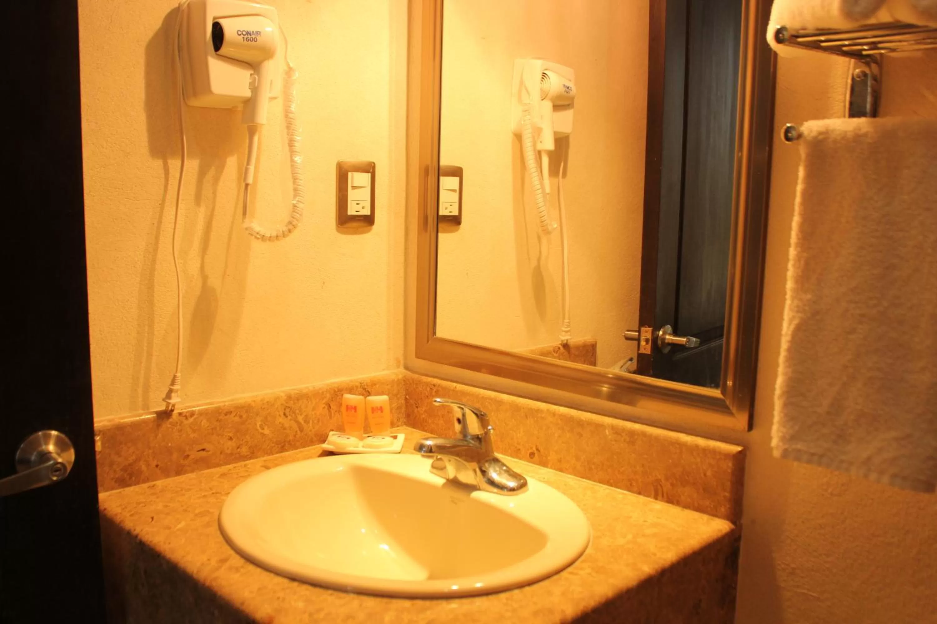 Bathroom in Hotel Madrid