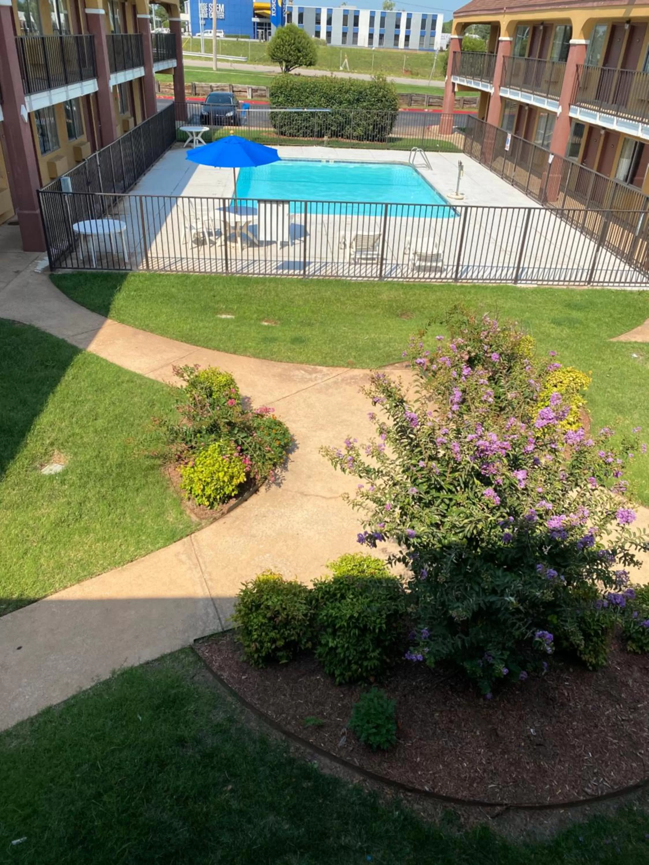 Garden in Super 8 by Wyndham Midwest City OK