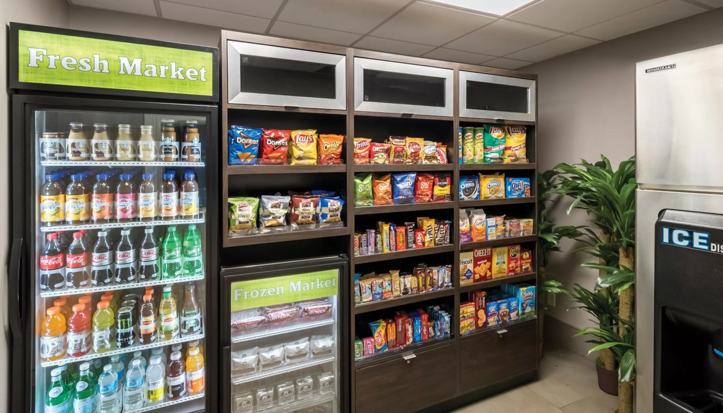 Food and drinks in Country Inn & Suites by Radisson, Rochester-Pittsford-Brighton, NY