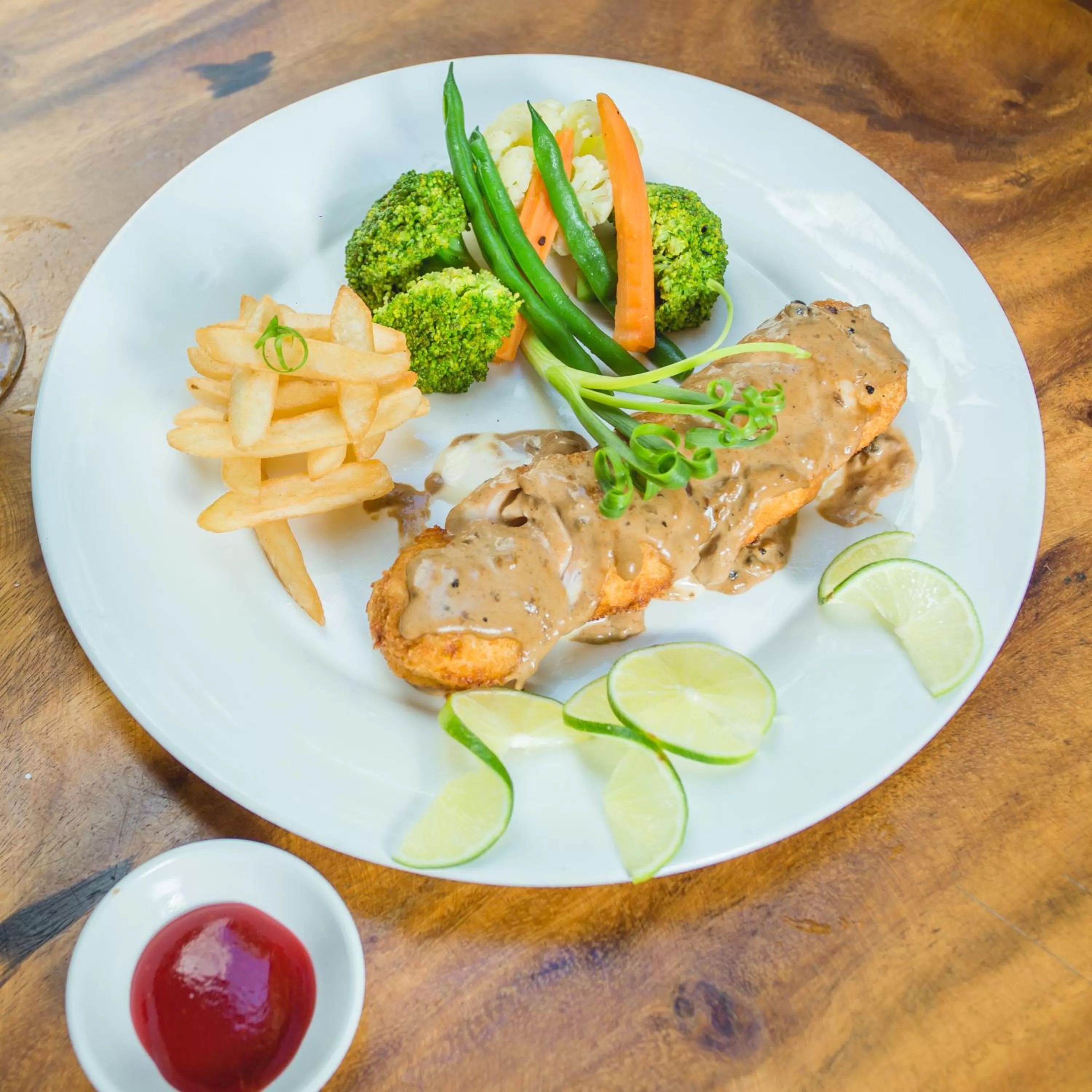 Restaurant/places to eat in Home Chic Hotel